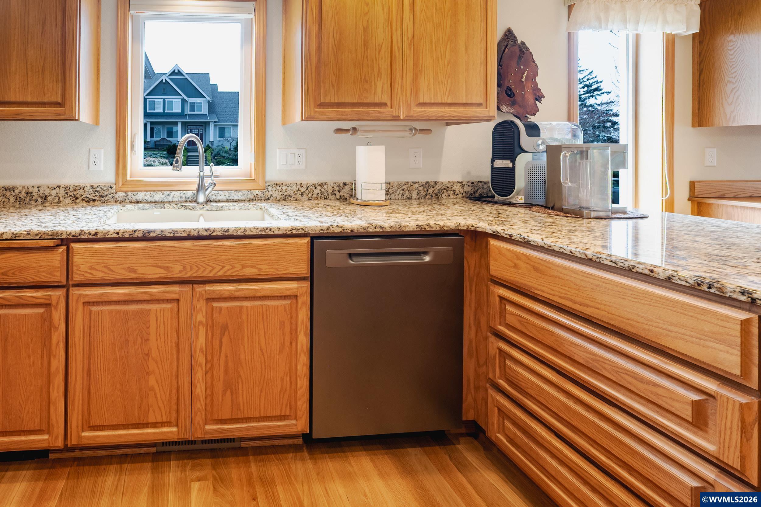 1115 Skookum Dr, Silverton, OR, 97381