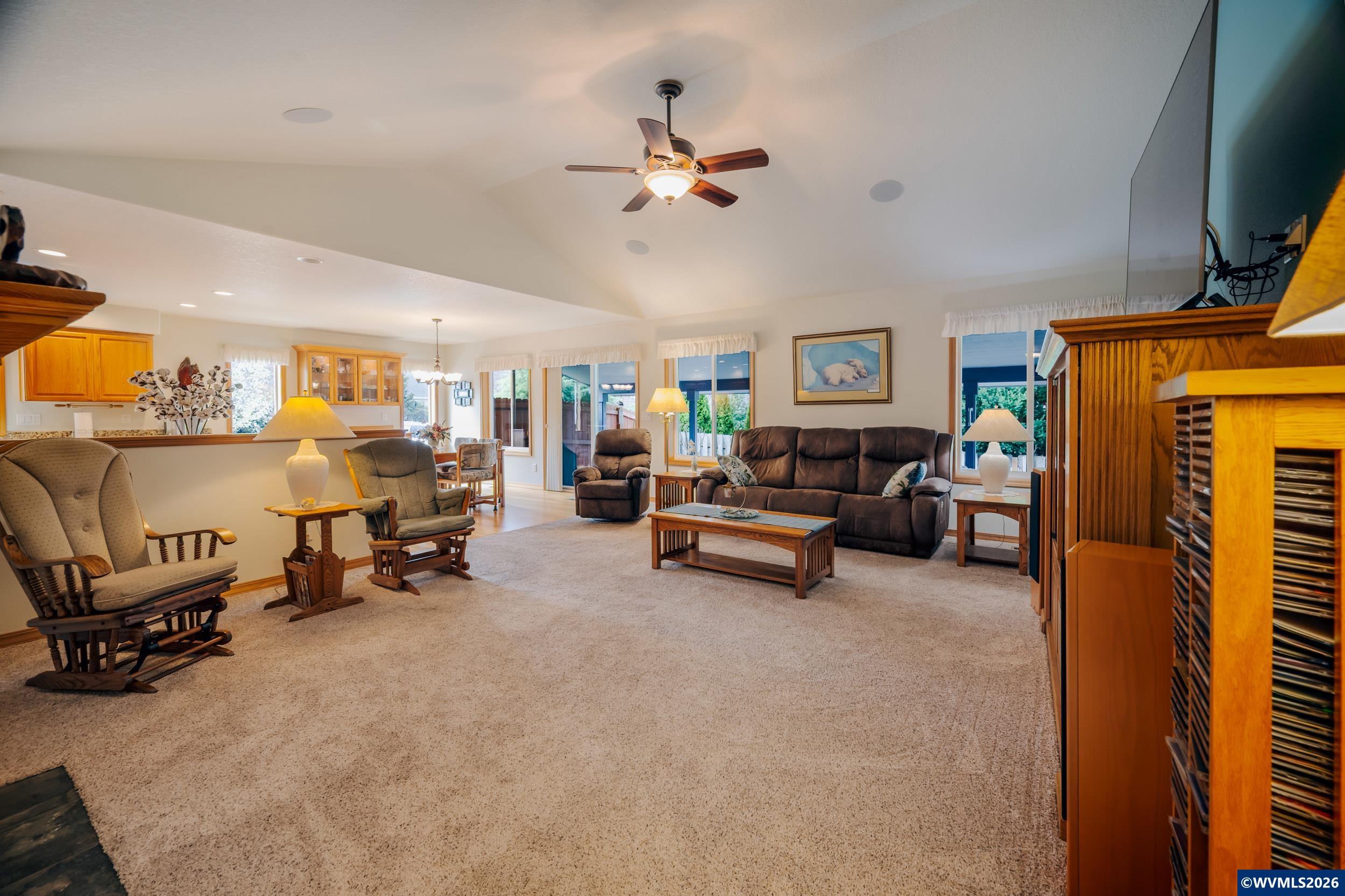 1115 Skookum Dr, Silverton, OR, 97381