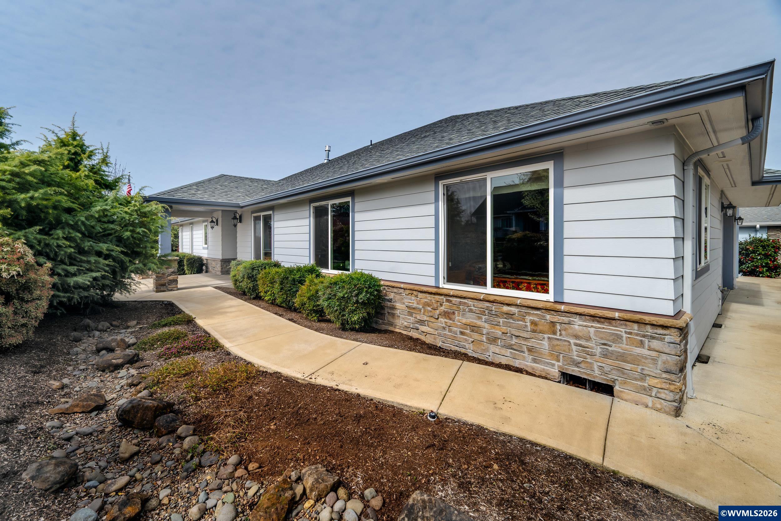 1115 Skookum Dr, Silverton, OR, 97381