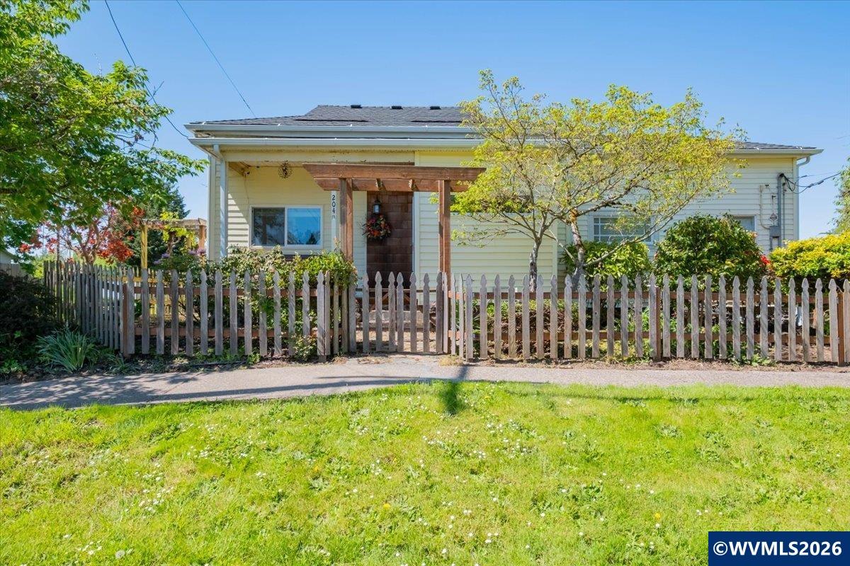 1538 Umpqua Rd, Woodburn, OR, 97071