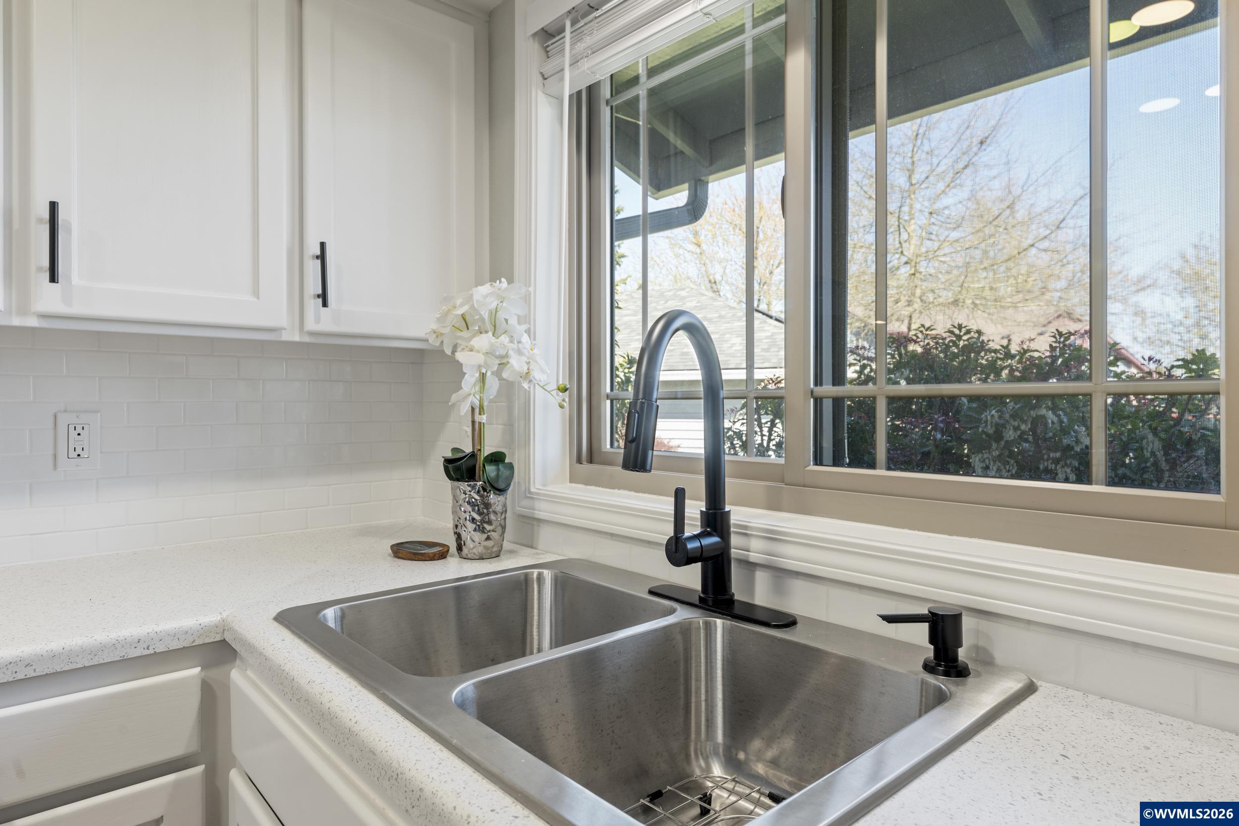 955 NE Wildflower St, Salem, OR, 97301