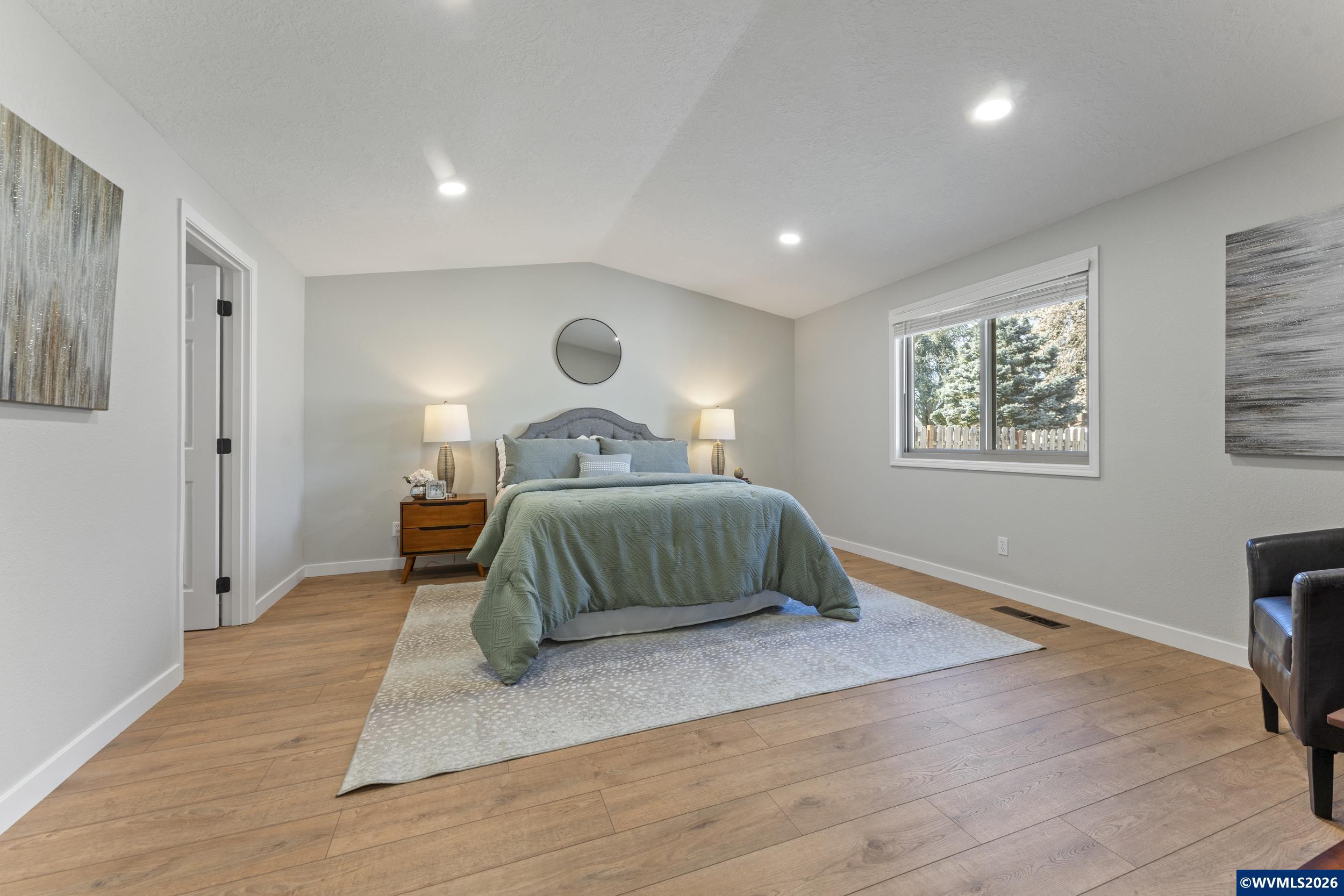 955 NE Wildflower St, Salem, OR, 97301