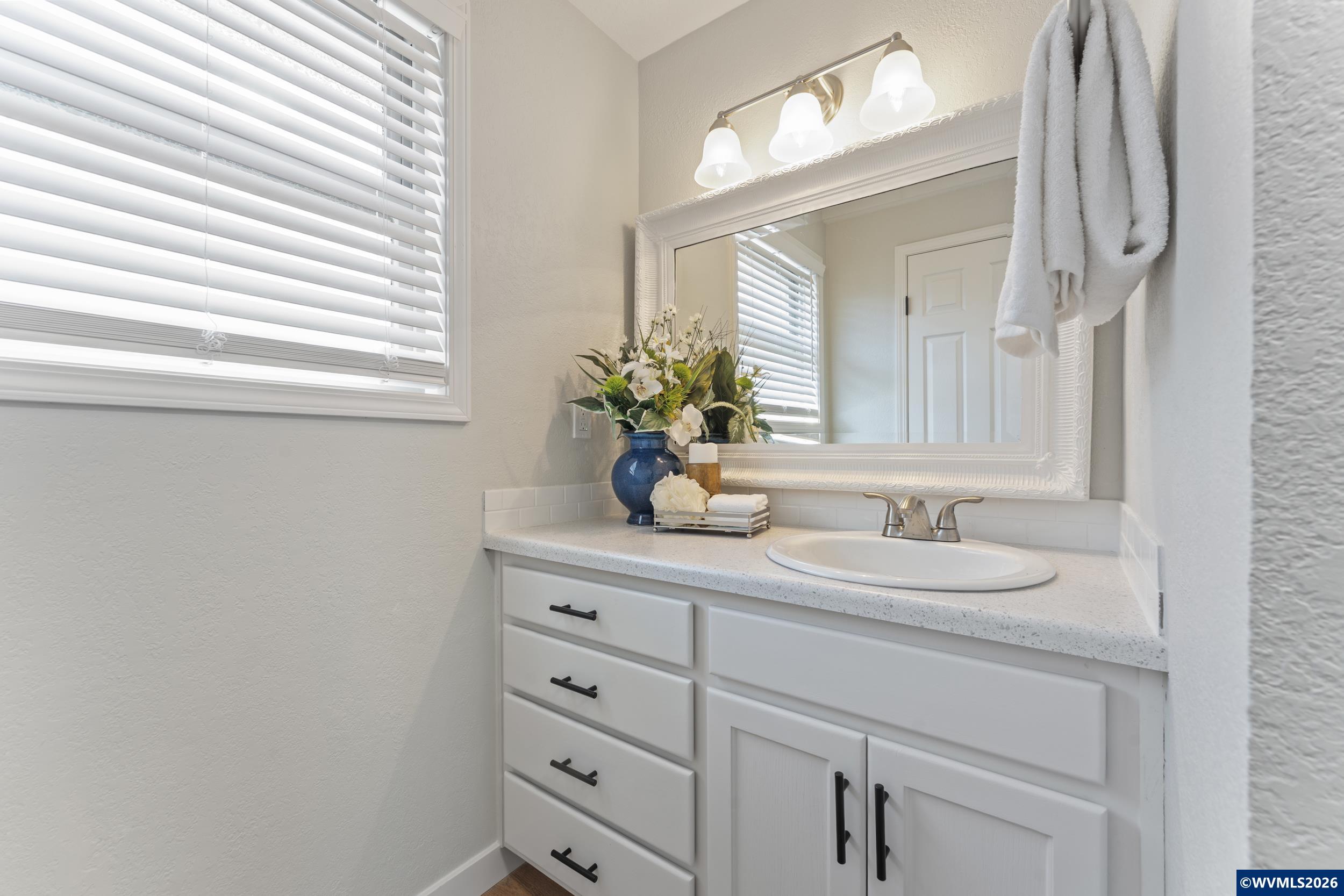 955 NE Wildflower St, Salem, OR, 97301