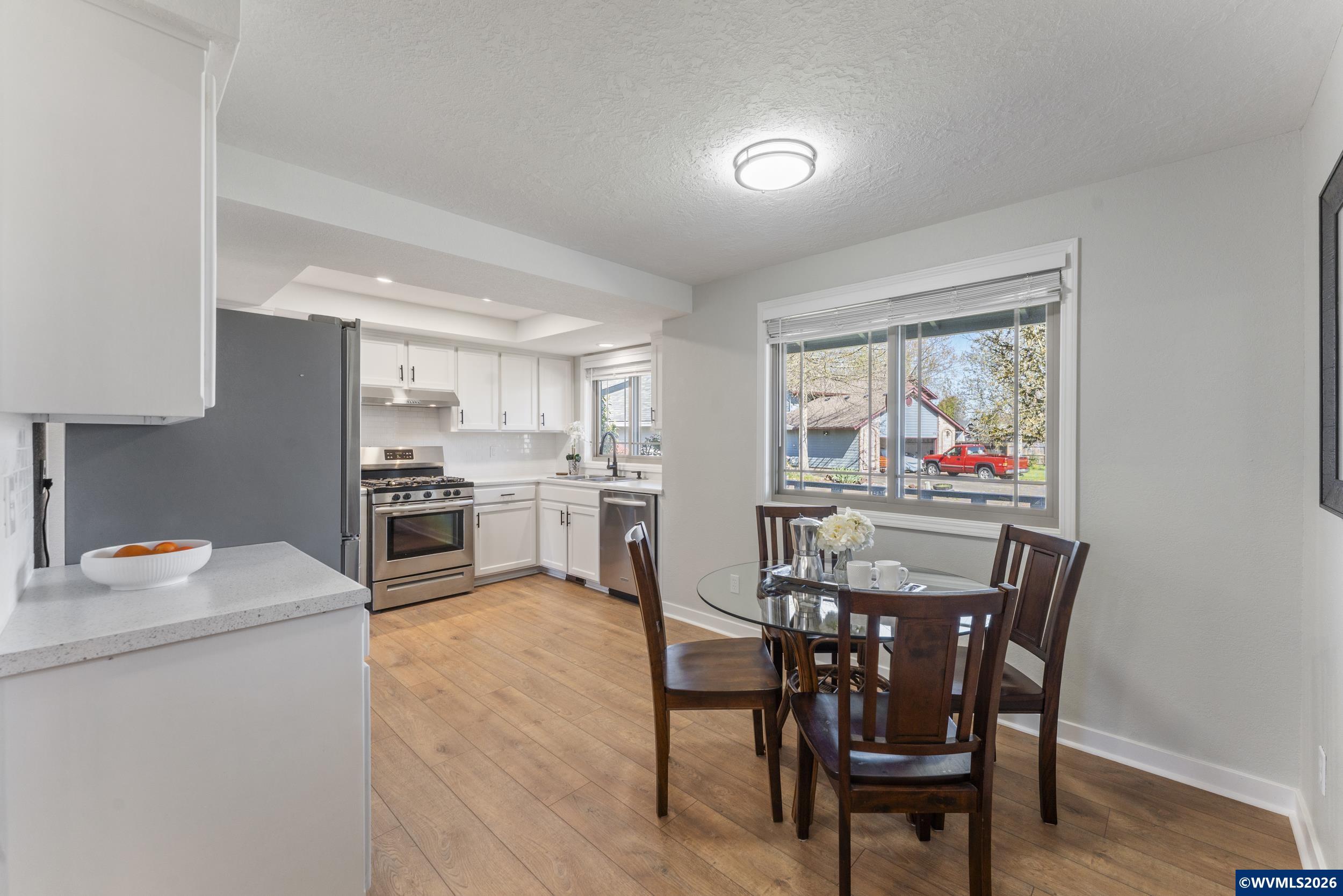 955 NE Wildflower St, Salem, OR, 97301