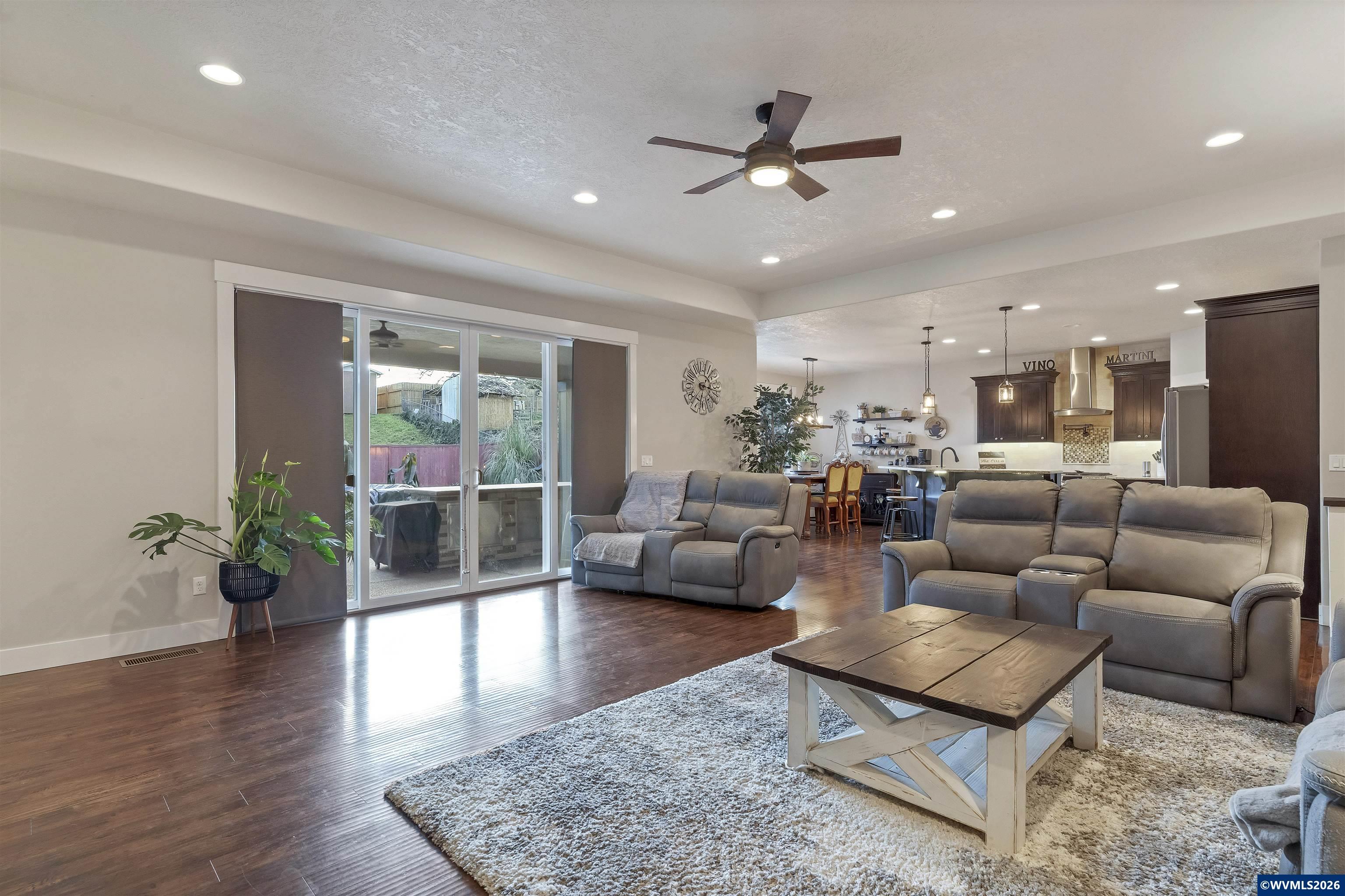 1465 SE Greening Dr, Dallas, OR, 97338