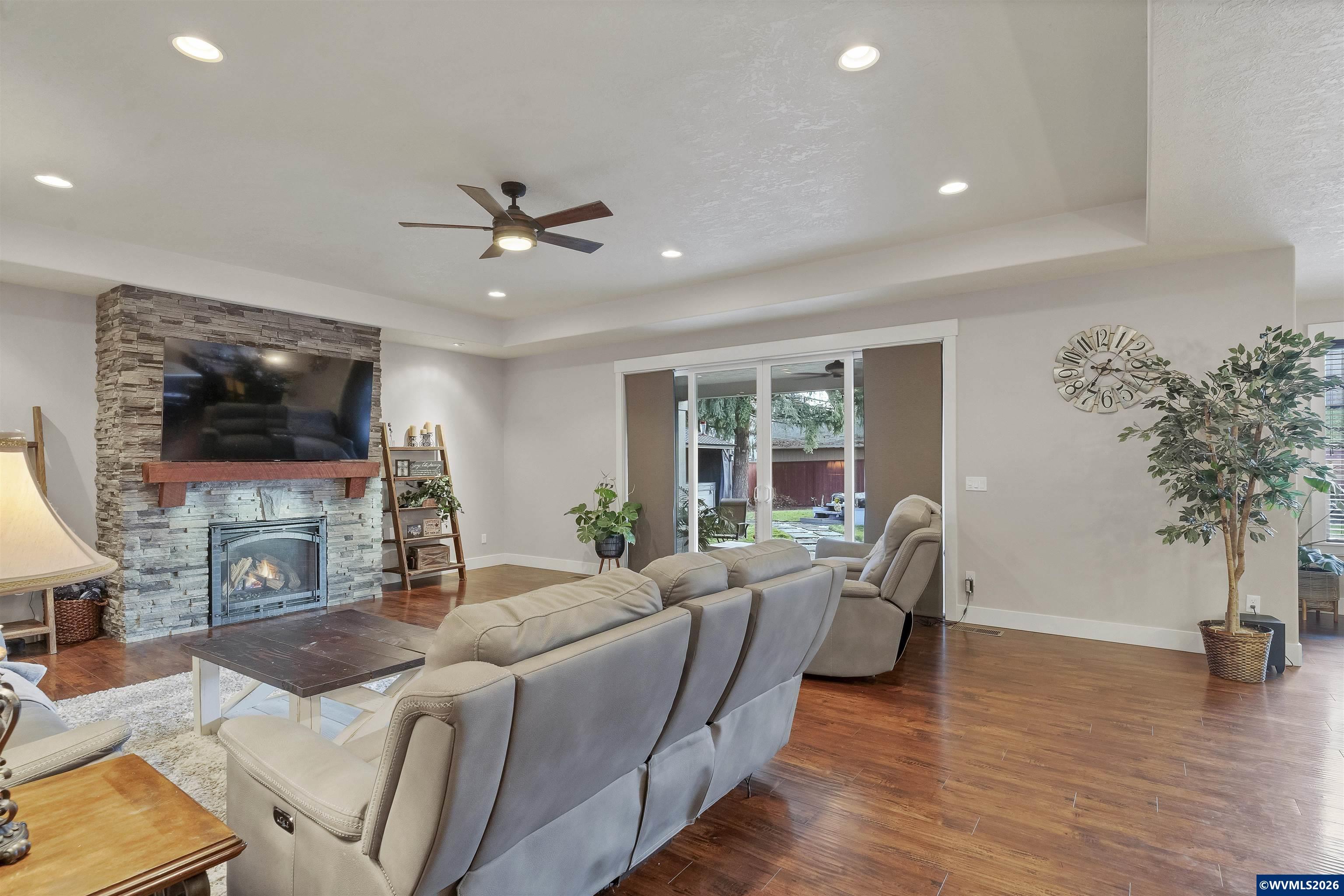 1465 SE Greening Dr, Dallas, OR, 97338