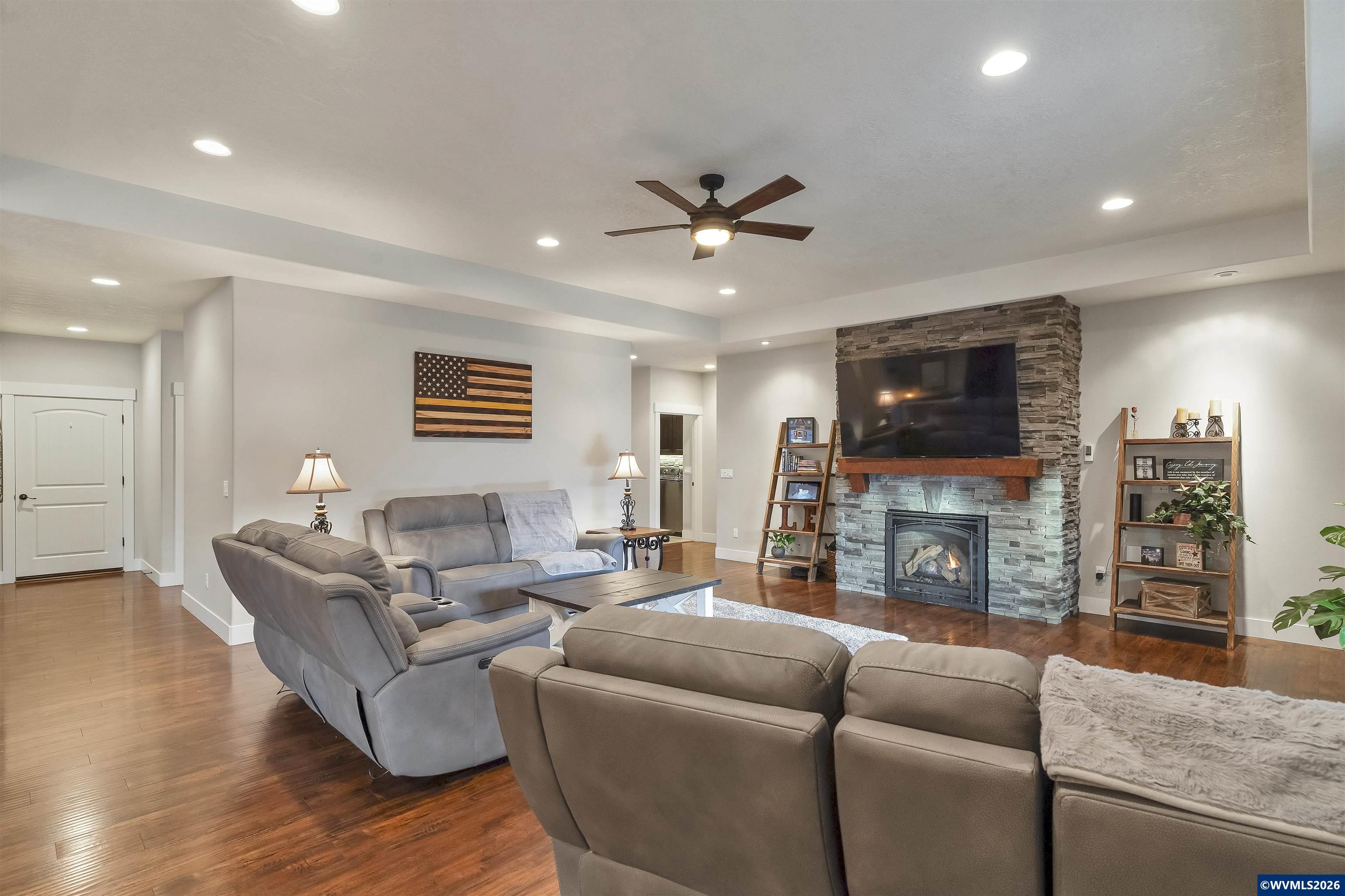 1465 SE Greening Dr, Dallas, OR, 97338