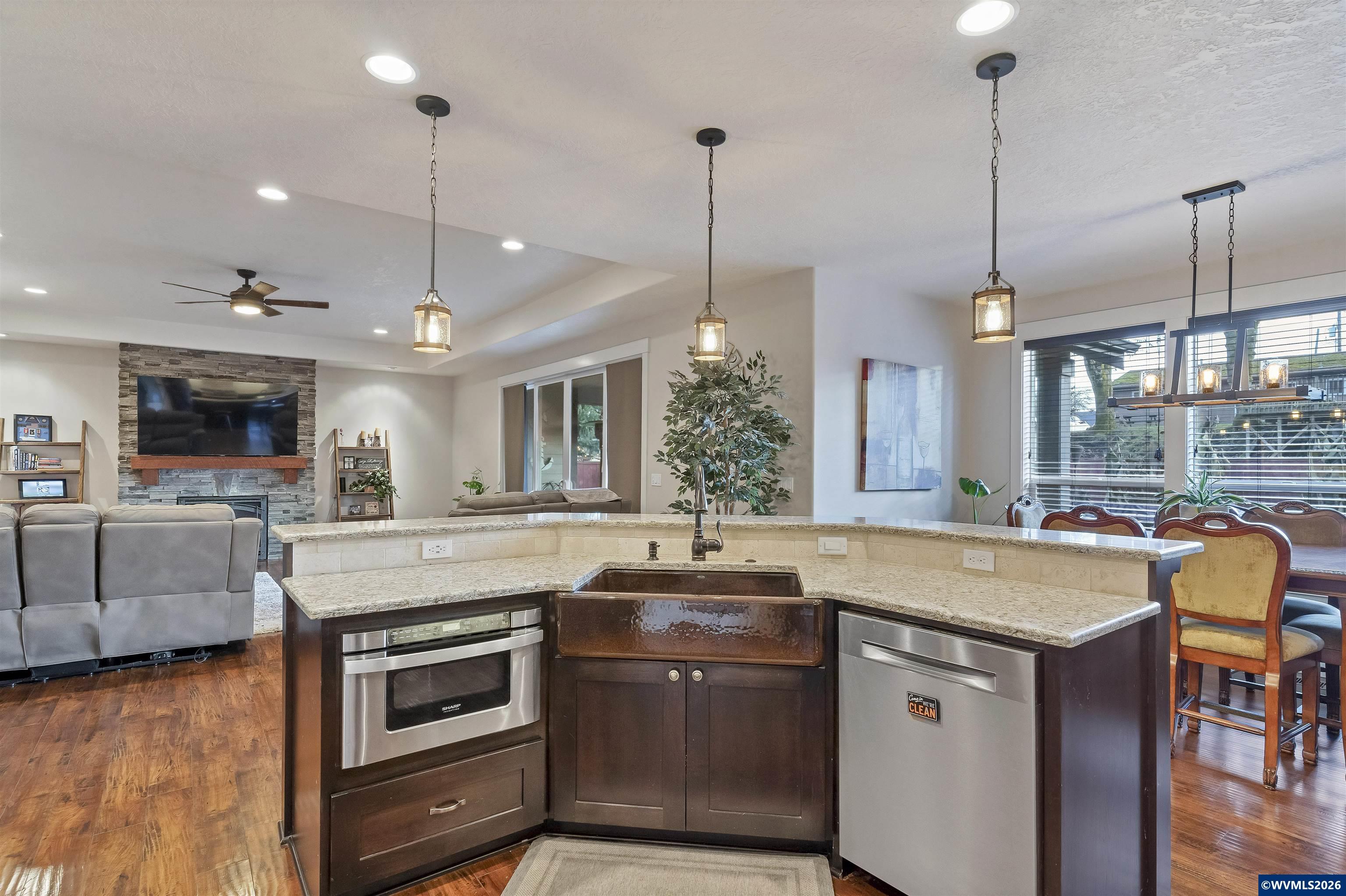 1465 SE Greening Dr, Dallas, OR, 97338