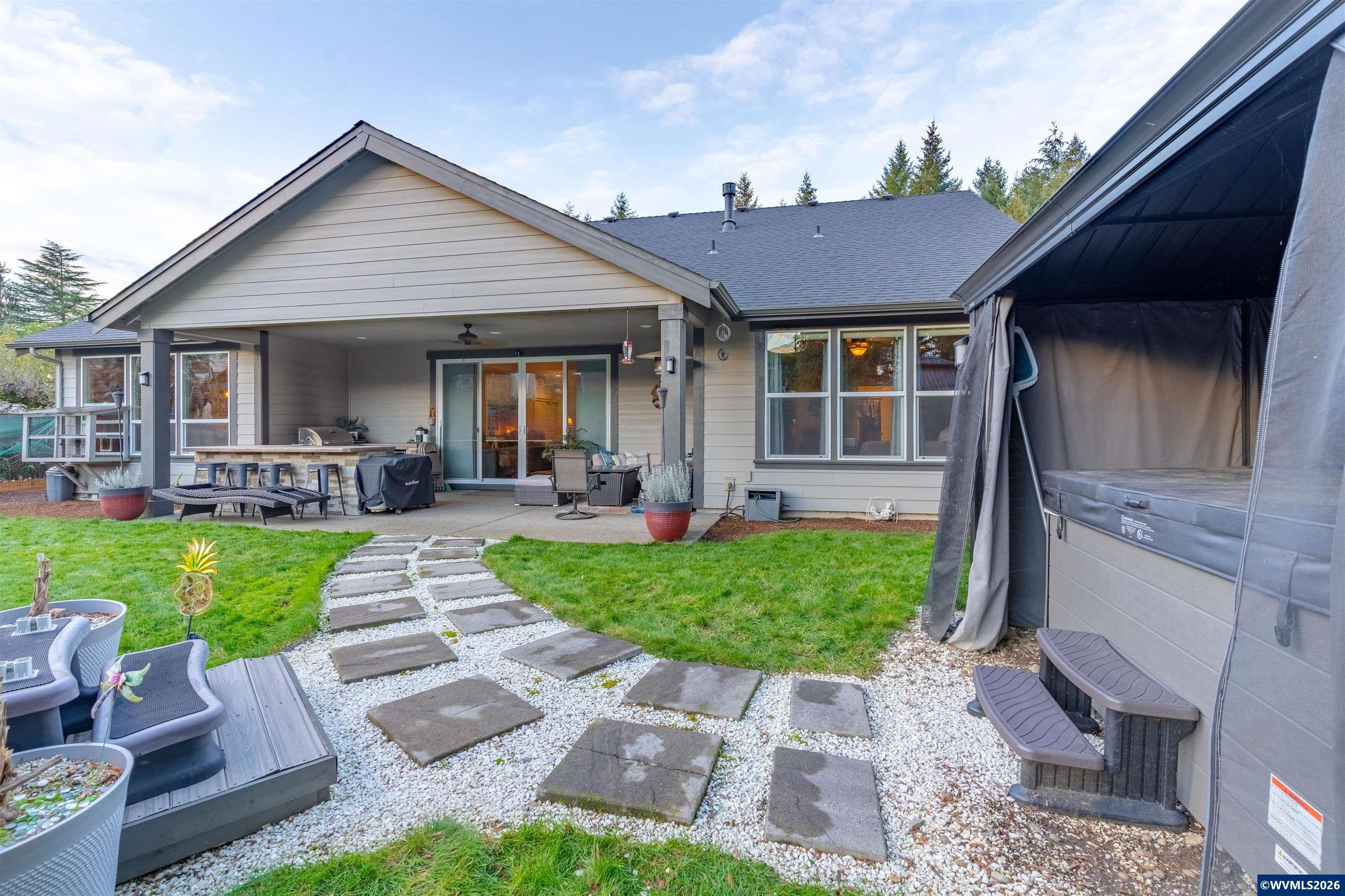 1465 SE Greening Dr, Dallas, OR, 97338