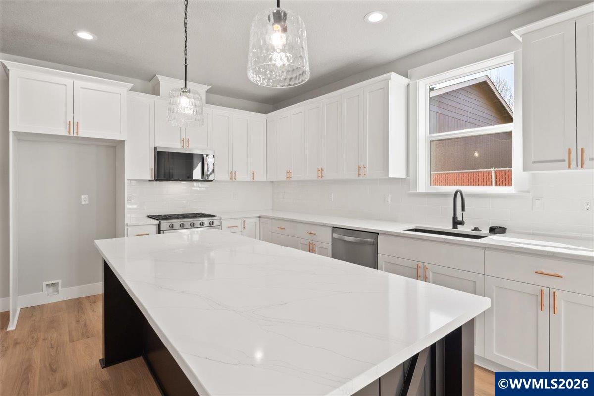 211 NE Broadway St, Sublimity, OR, 97385