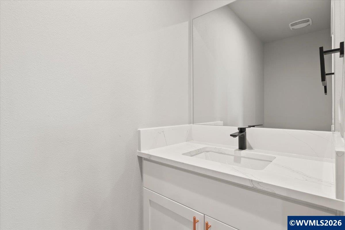 211 NE Broadway St, Sublimity, OR, 97385