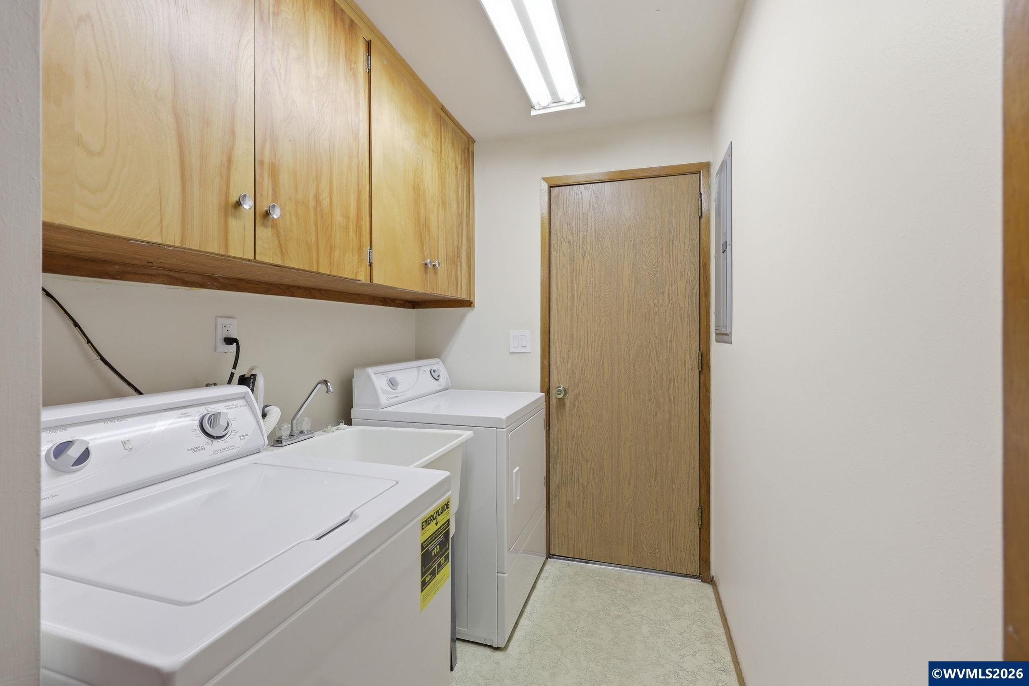 1383 Thompson Rd, Woodburn, OR, 97071