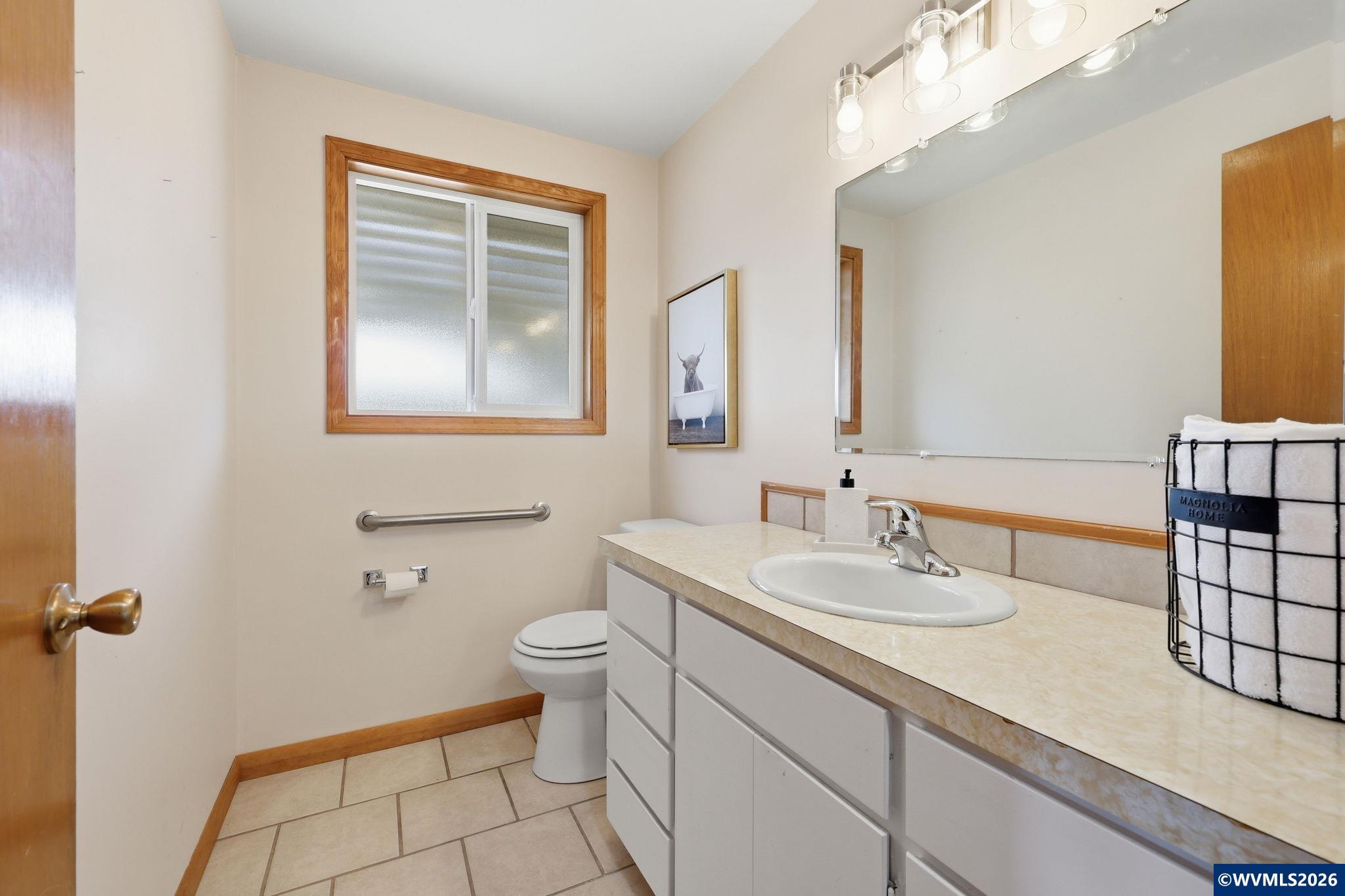 1383 Thompson Rd, Woodburn, OR, 97071