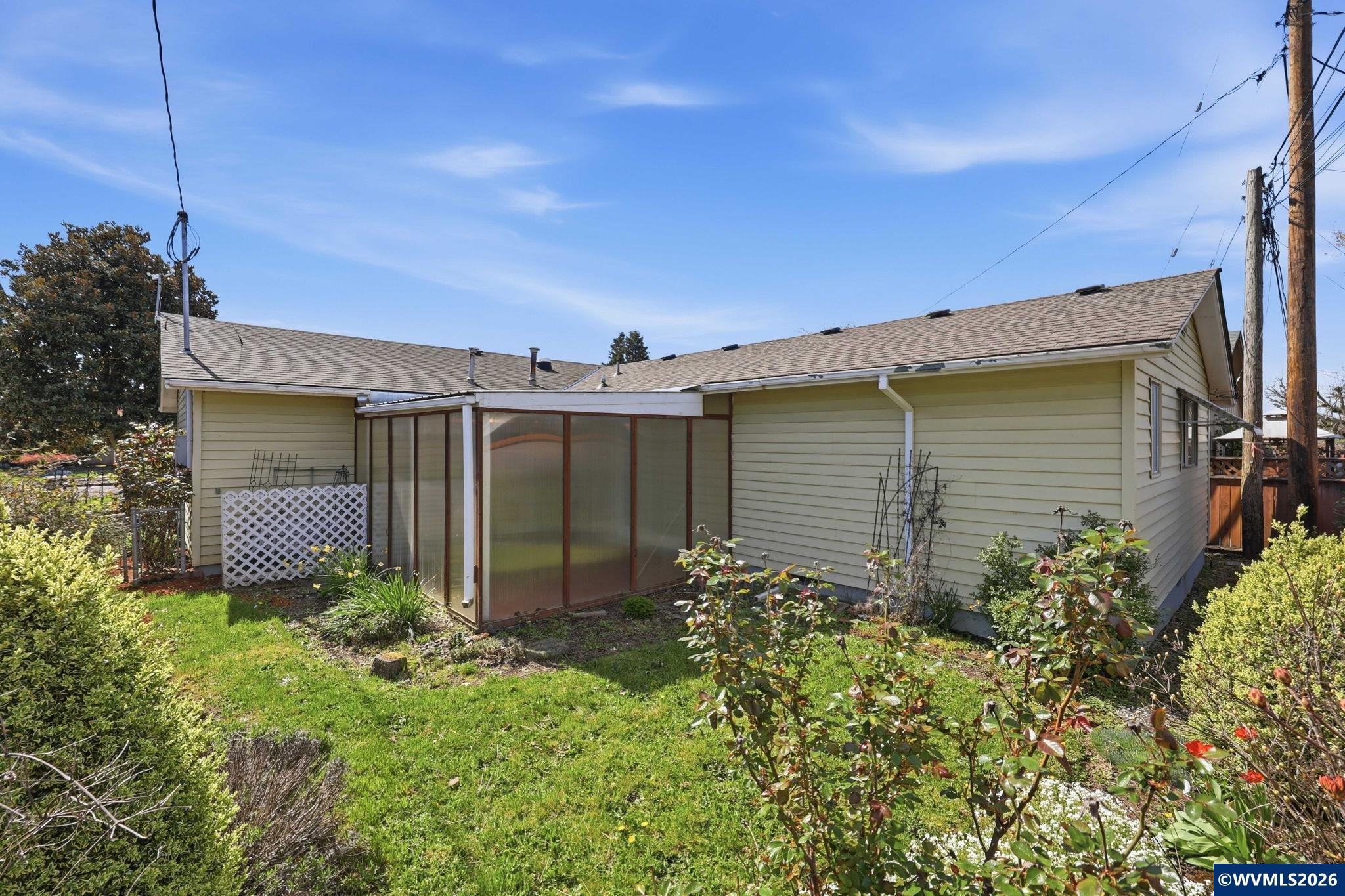 1383 Thompson Rd, Woodburn, OR, 97071