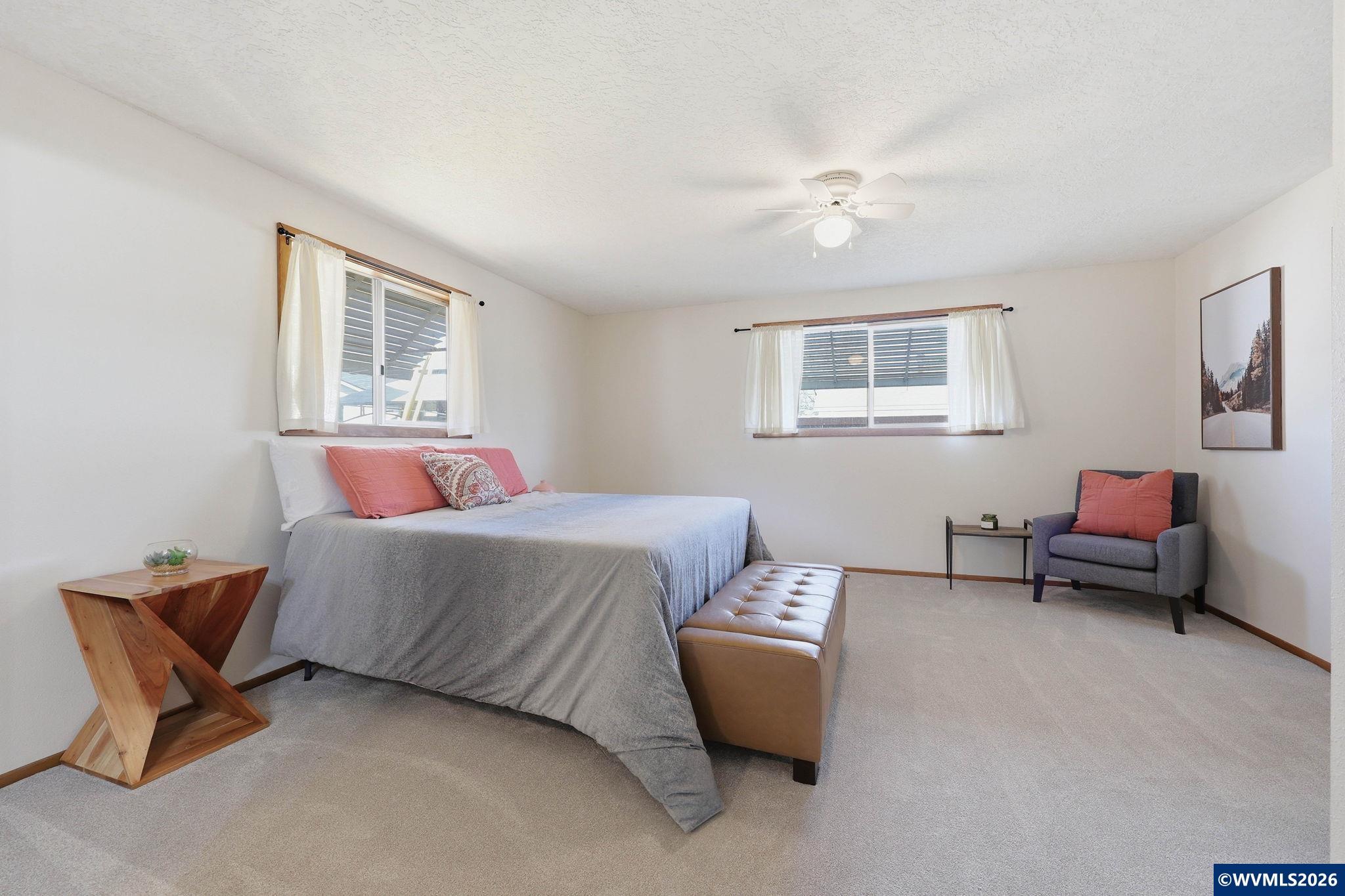 1383 Thompson Rd, Woodburn, OR, 97071