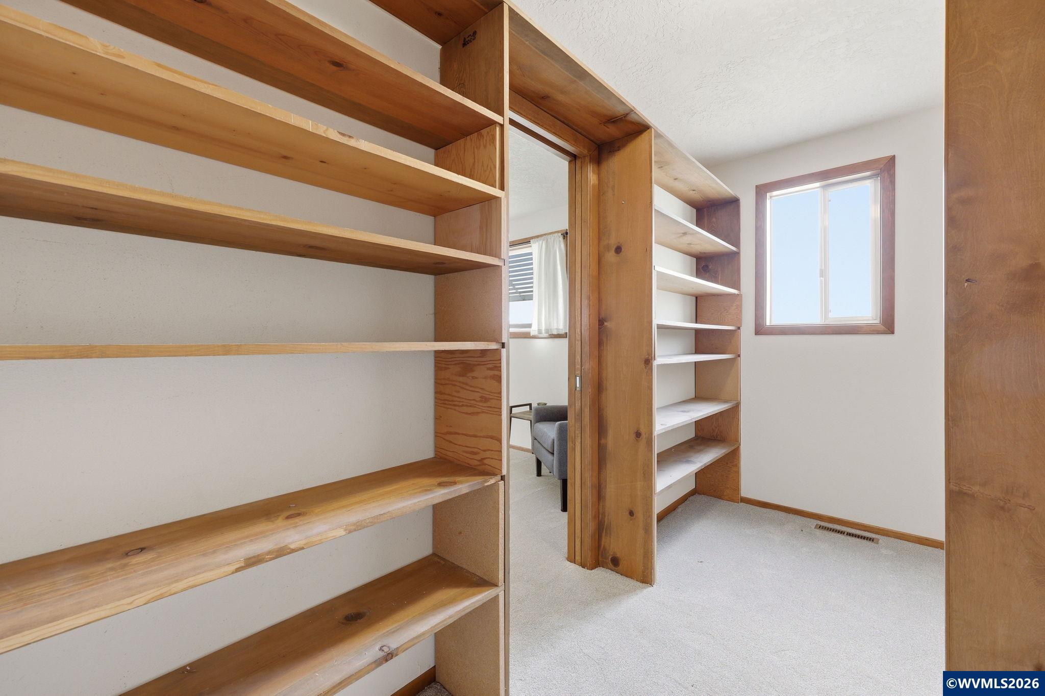 1383 Thompson Rd, Woodburn, OR, 97071