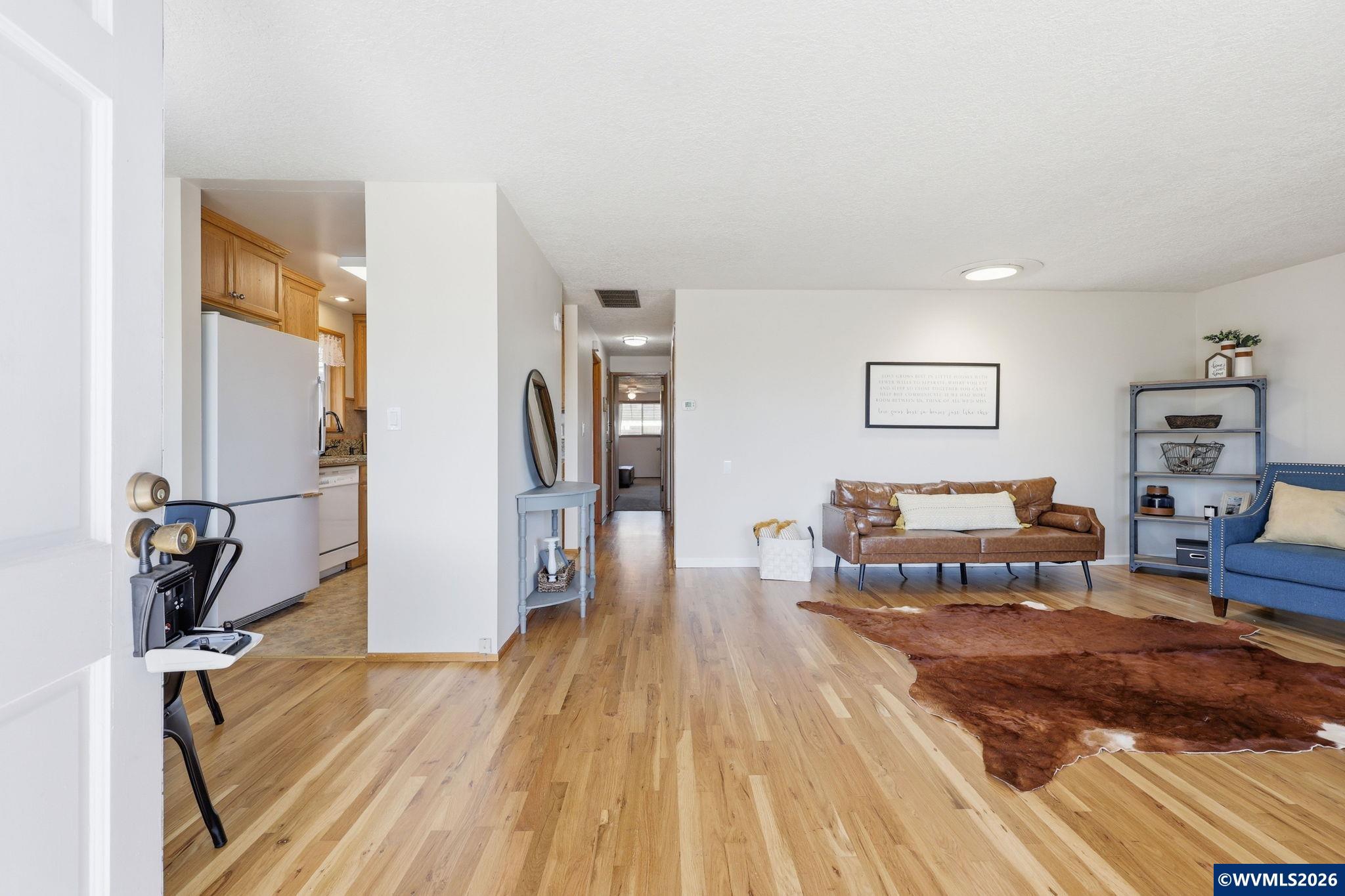 1383 Thompson Rd, Woodburn, OR, 97071