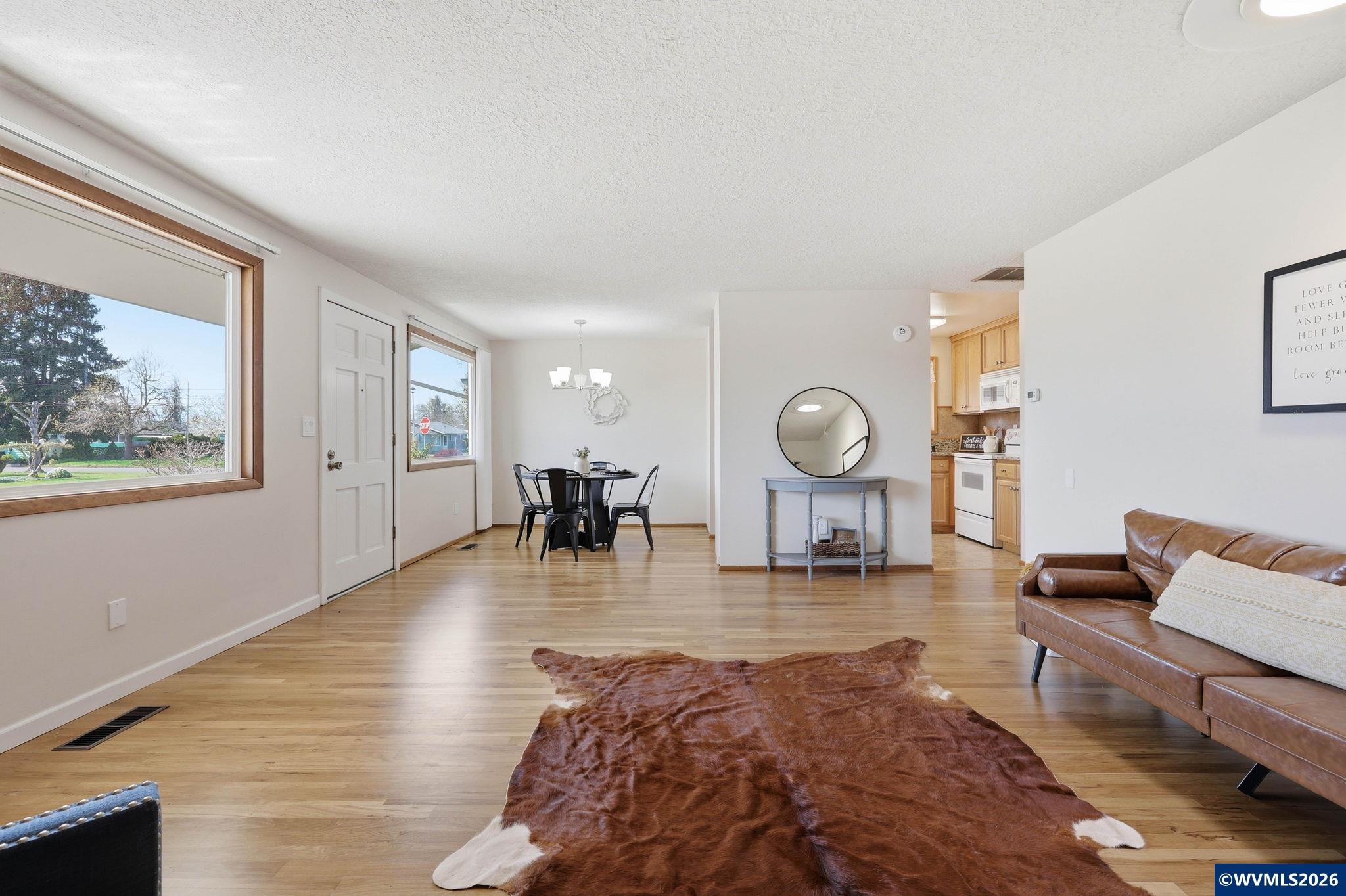 1383 Thompson Rd, Woodburn, OR, 97071