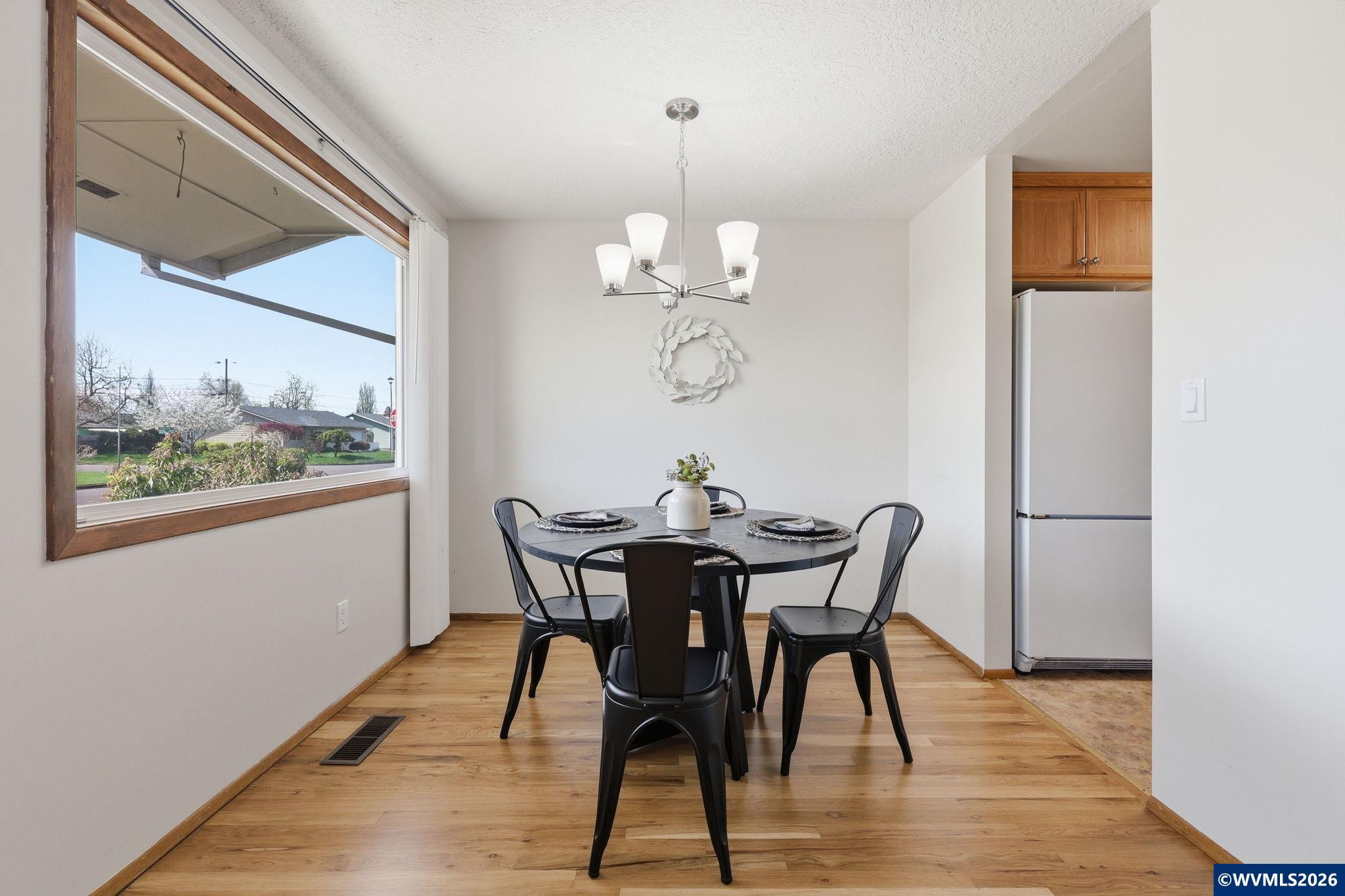 1383 Thompson Rd, Woodburn, OR, 97071