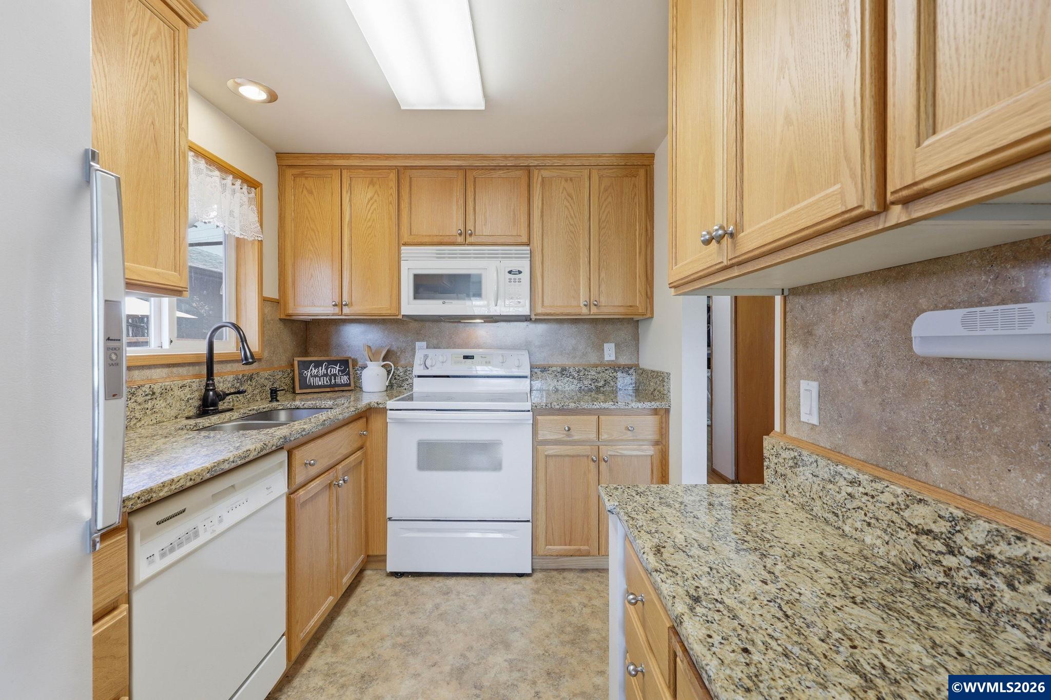 1383 Thompson Rd, Woodburn, OR, 97071