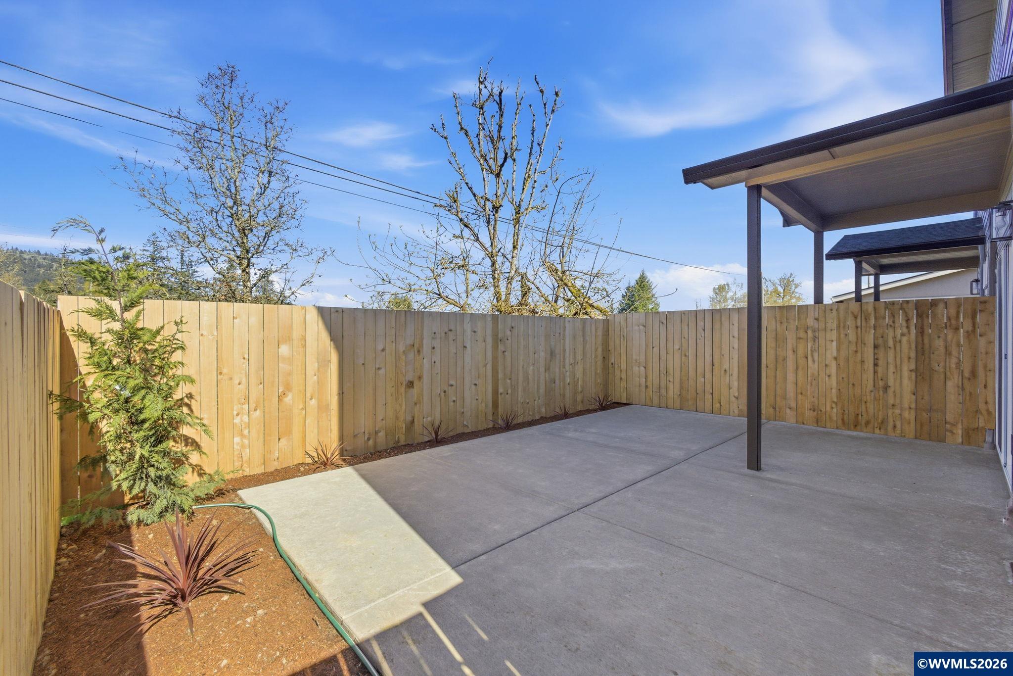 300 & 302 Seven Oaks Ln, Lebanon, OR, 97355