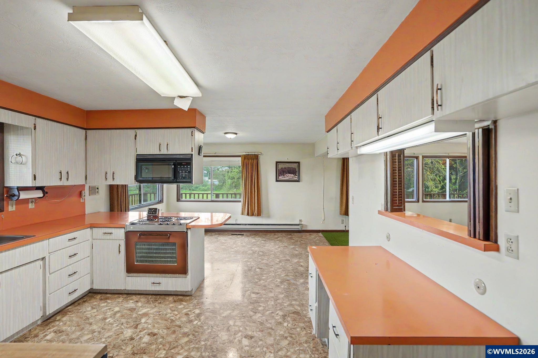 35861 Santiam Hwy SE