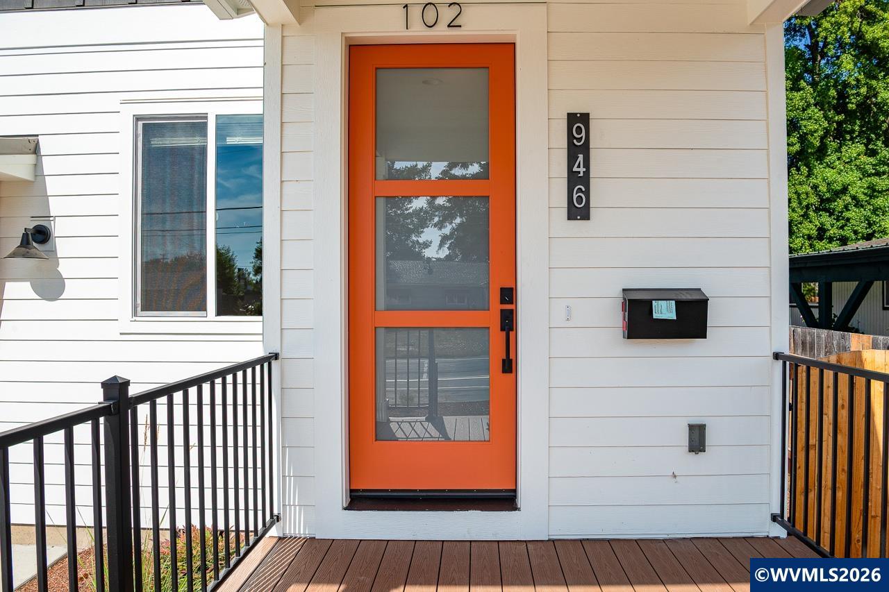 945 NW 10th St