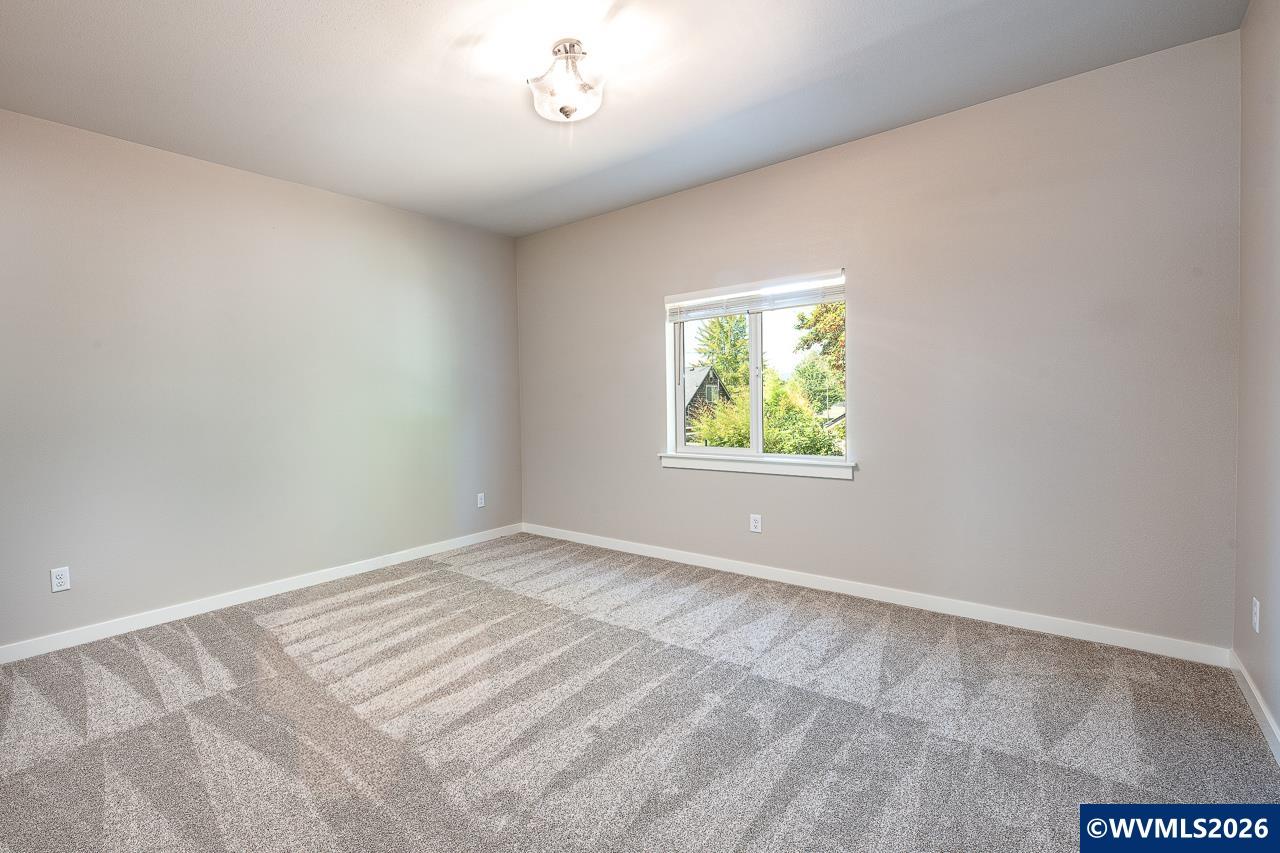 945 NW 10th St