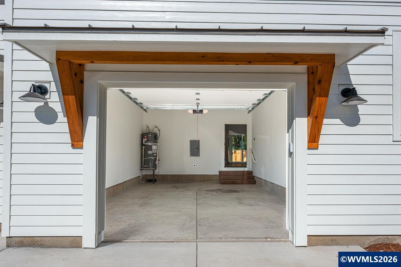 945 NW 10th St