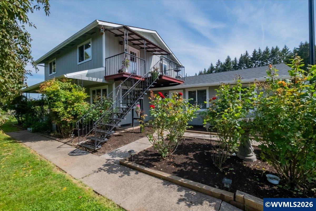 208 NW Lewisburg Av