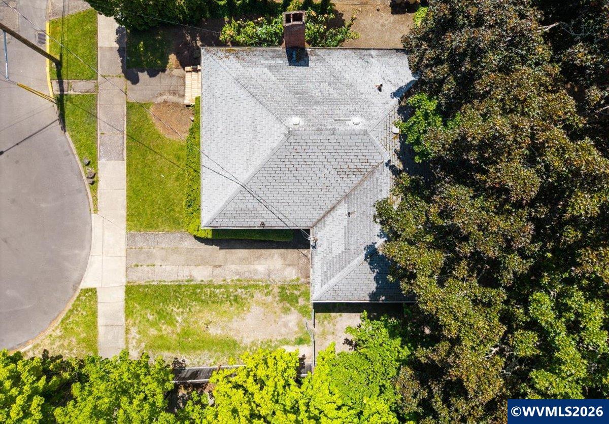744 NW 17th St