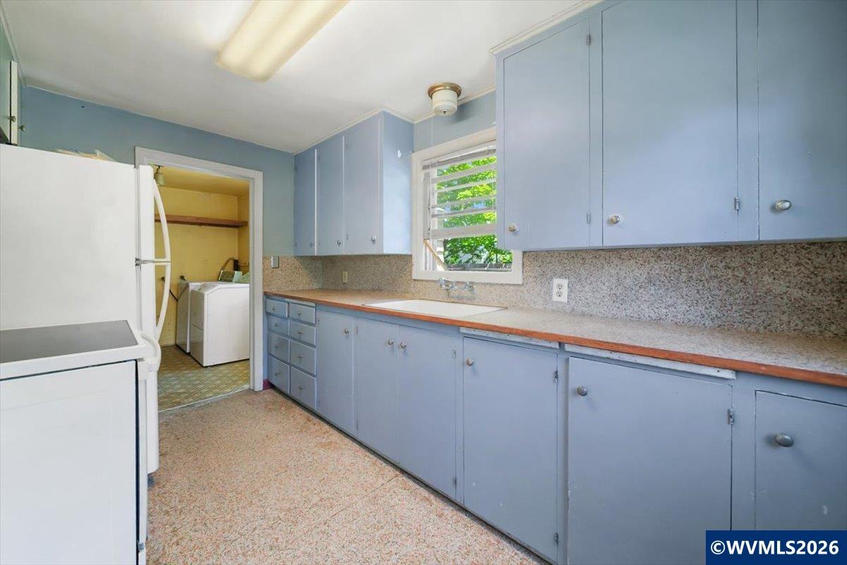 744 NW 17th St