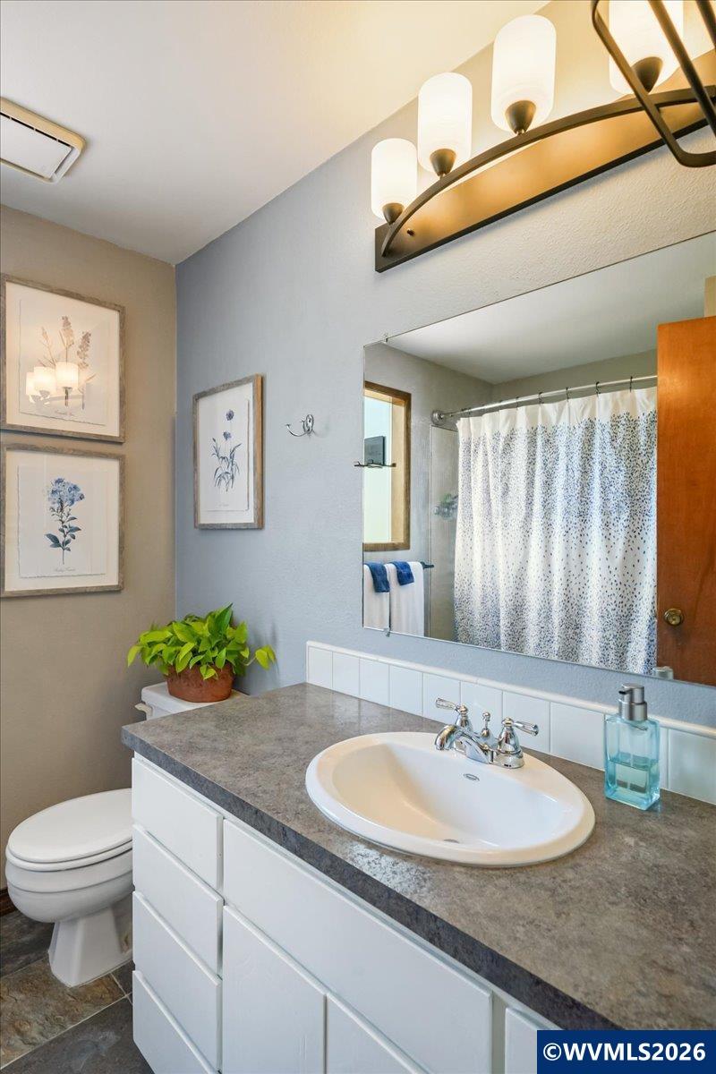 2015 NW Oceanview Dr