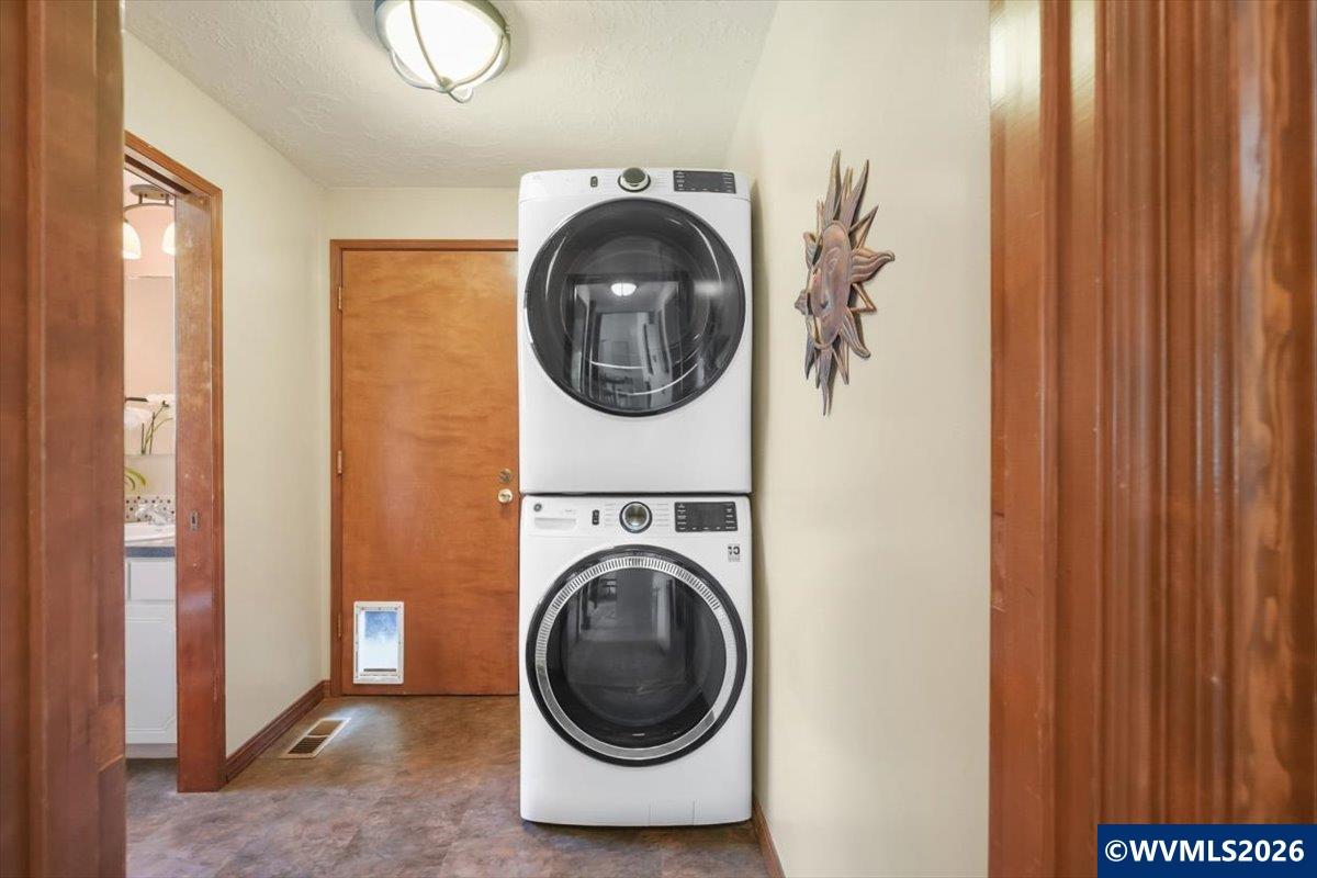 2015 NW Oceanview Dr