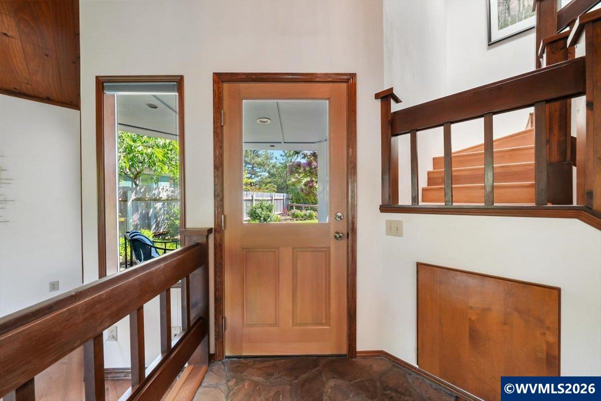 2015 NW Oceanview Dr