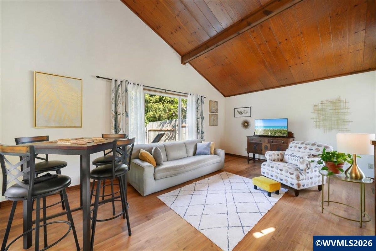 2015 NW Oceanview Dr