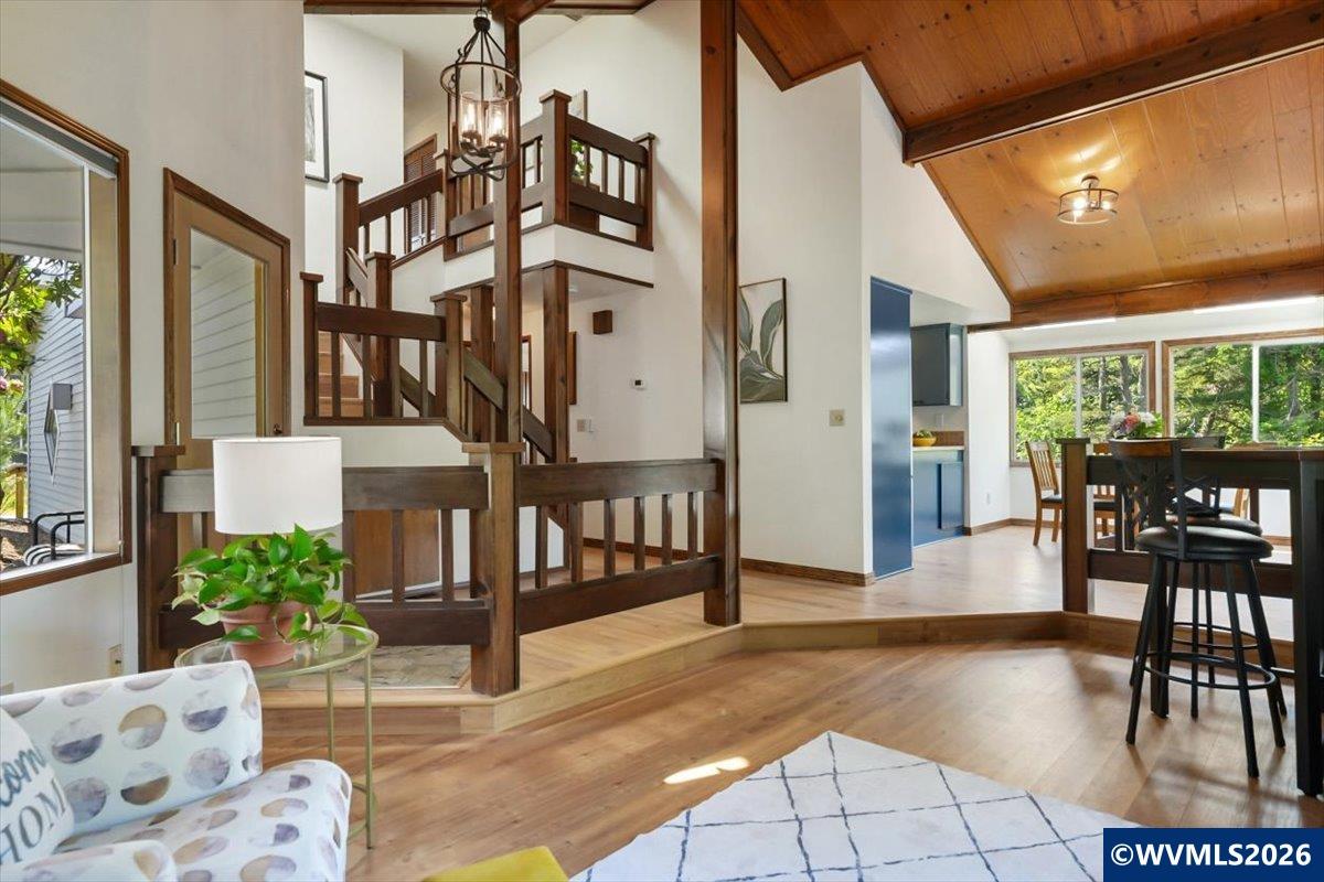 2015 NW Oceanview Dr
