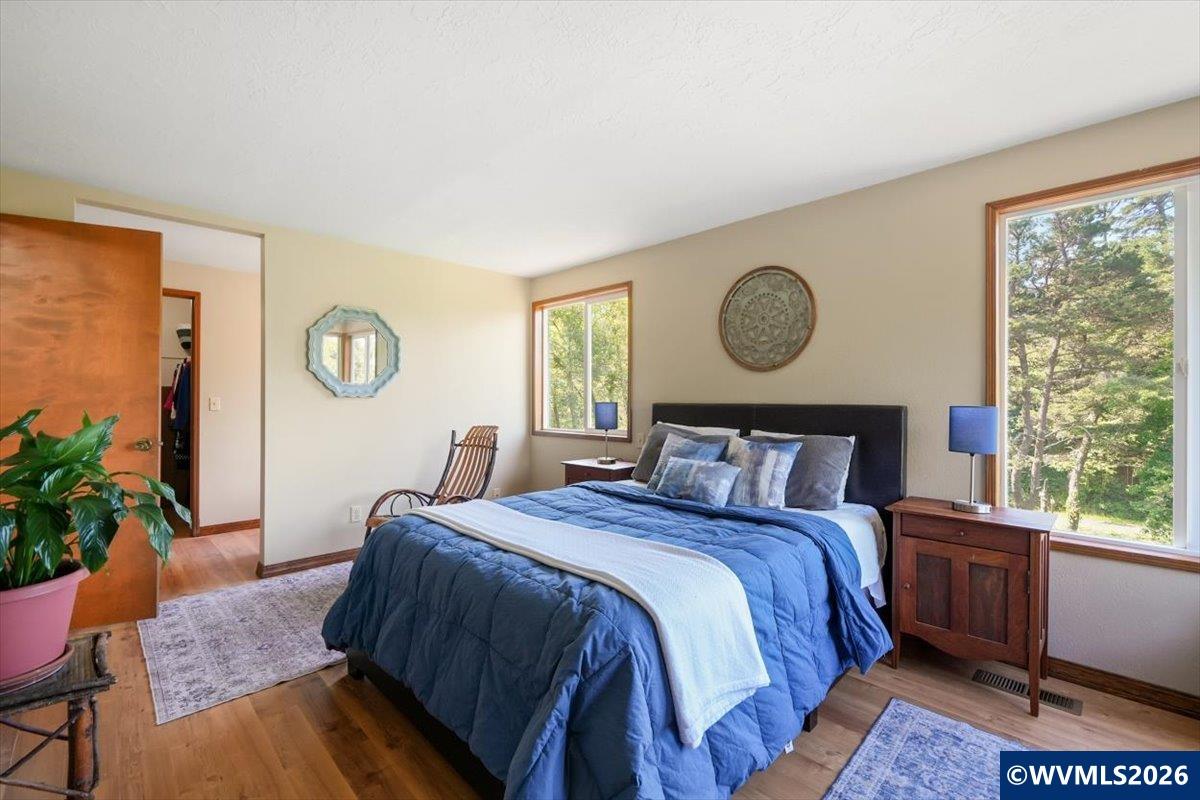 2015 NW Oceanview Dr