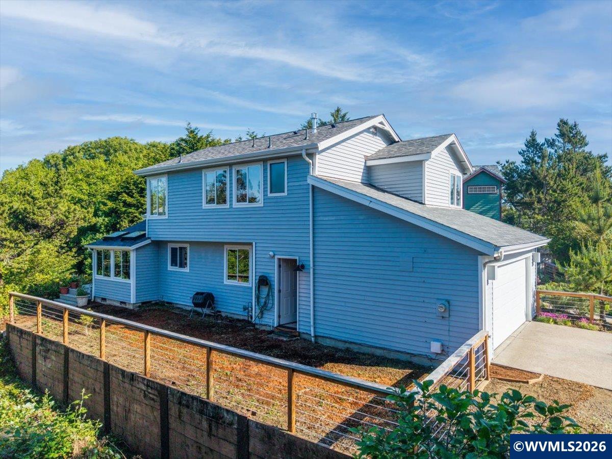 2015 NW Oceanview Dr