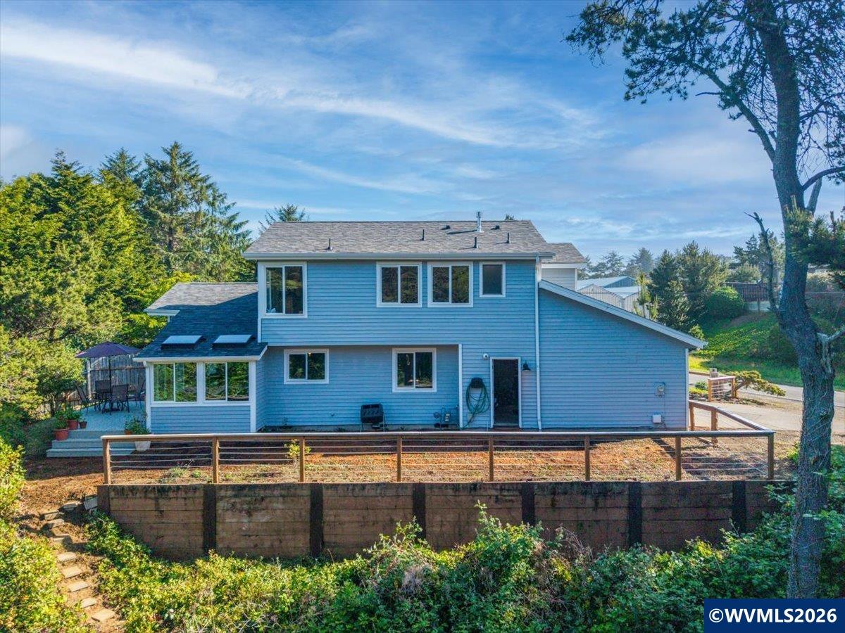 2015 NW Oceanview Dr