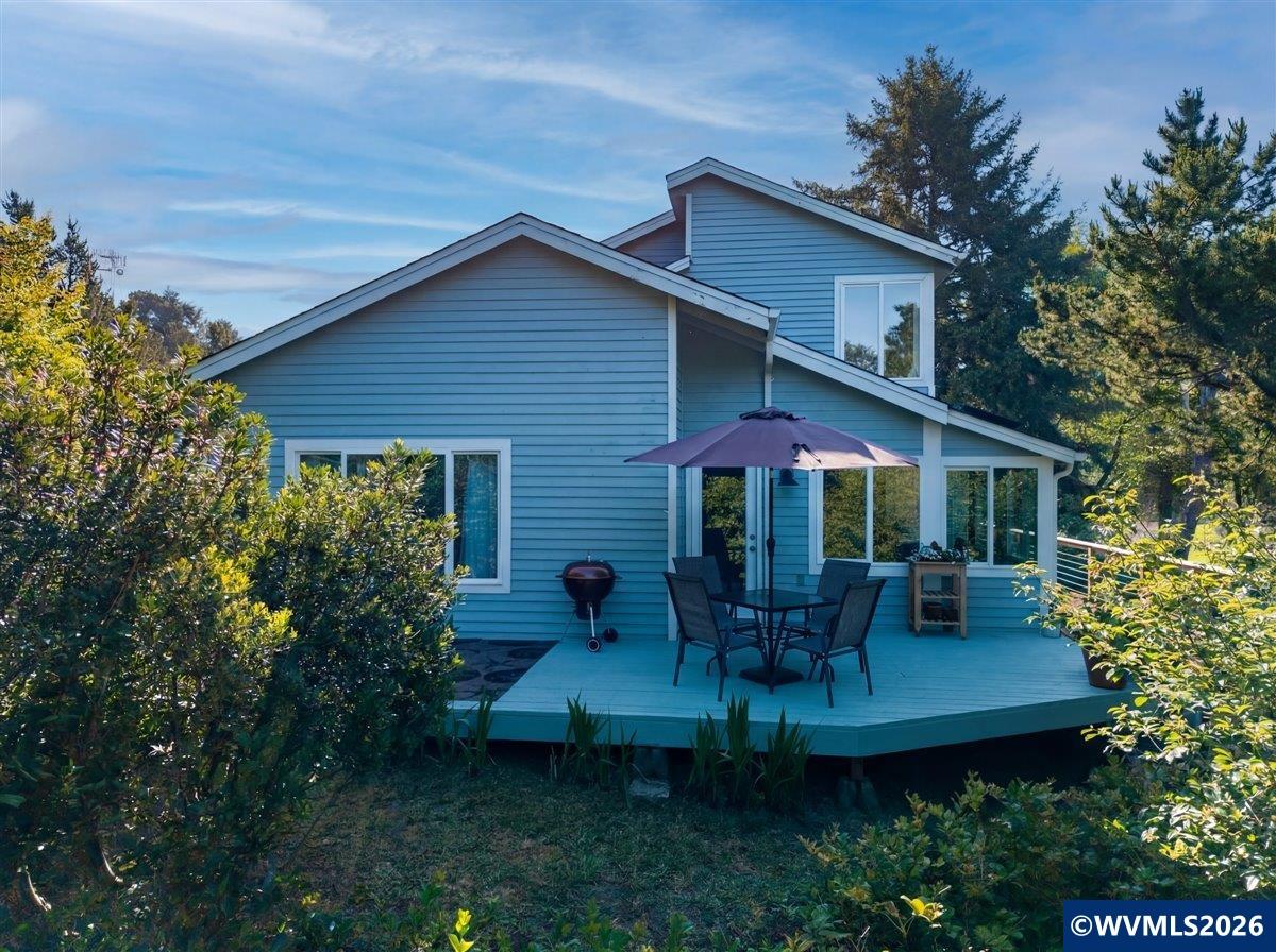 2015 NW Oceanview Dr