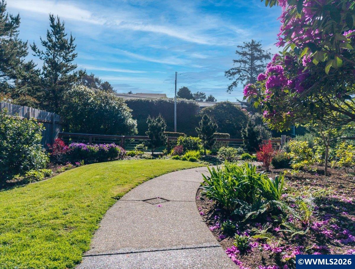 2015 NW Oceanview Dr