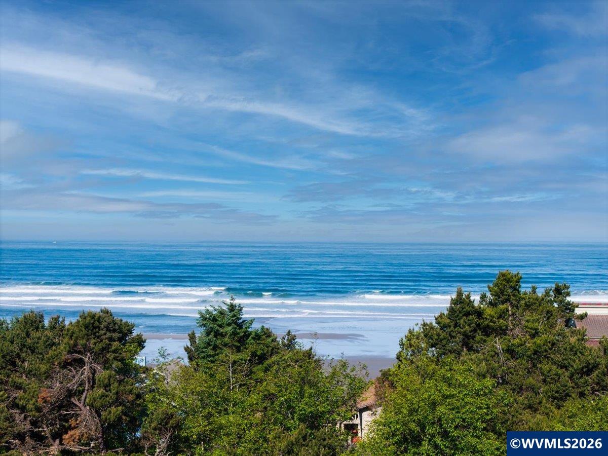 2015 NW Oceanview Dr