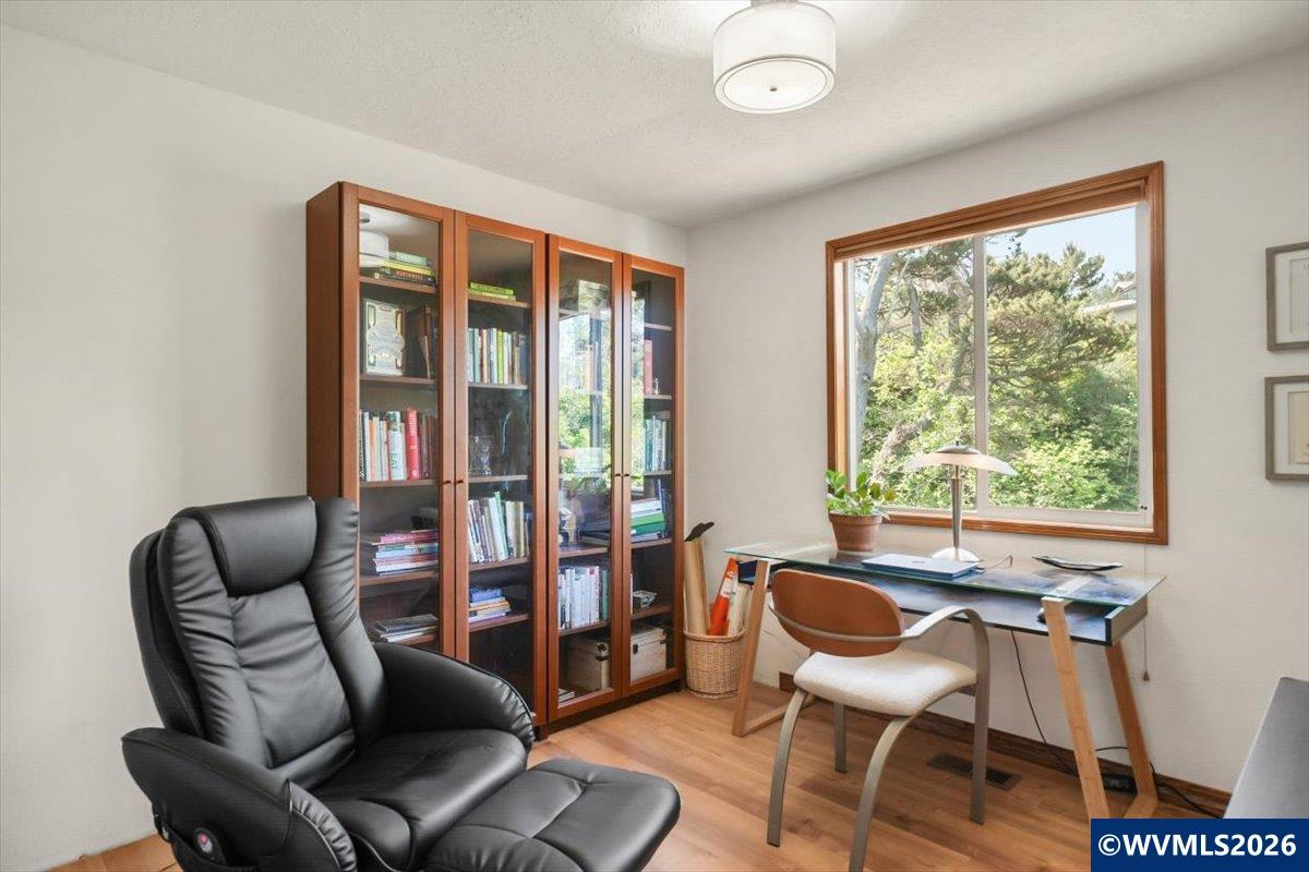 2015 NW Oceanview Dr
