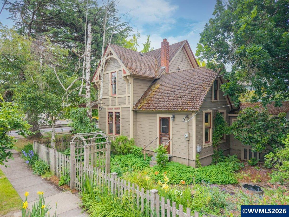 404 SW 6th St