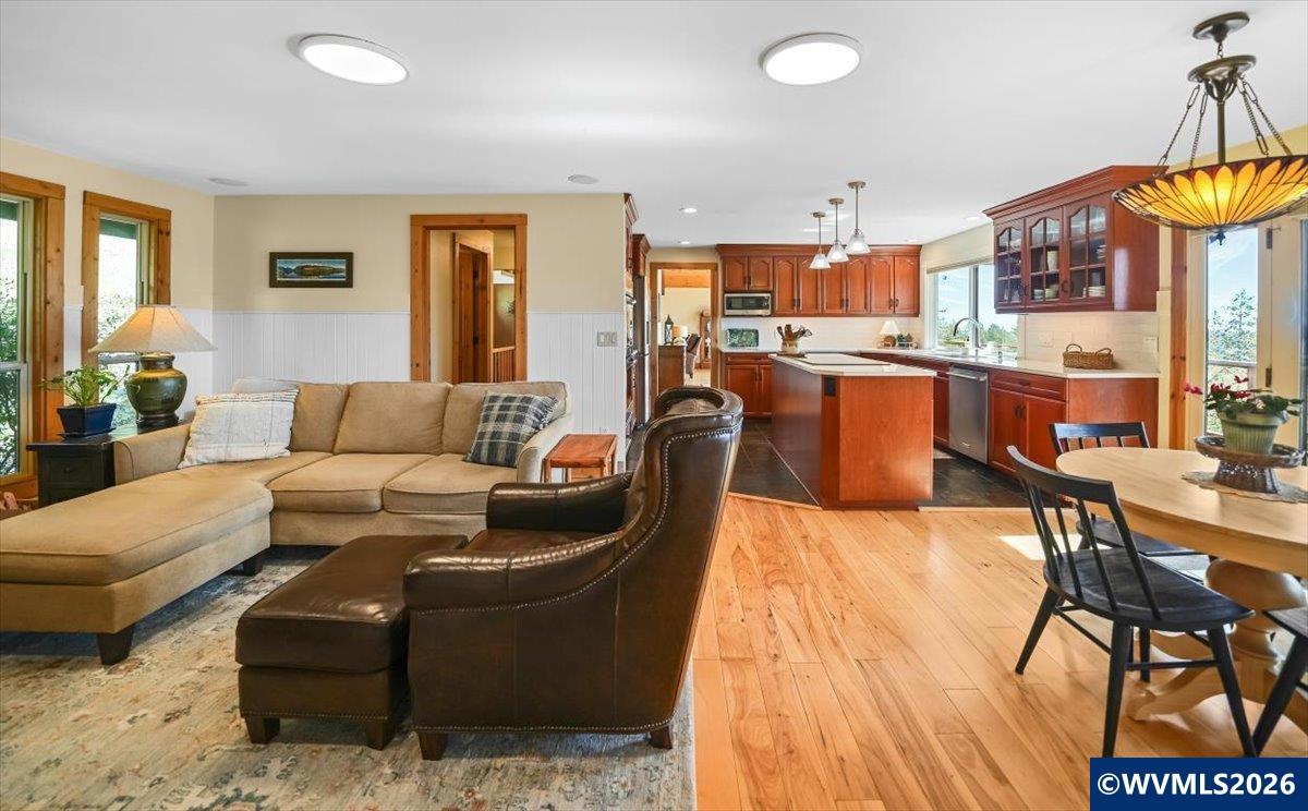 1340 NW Worden Cir