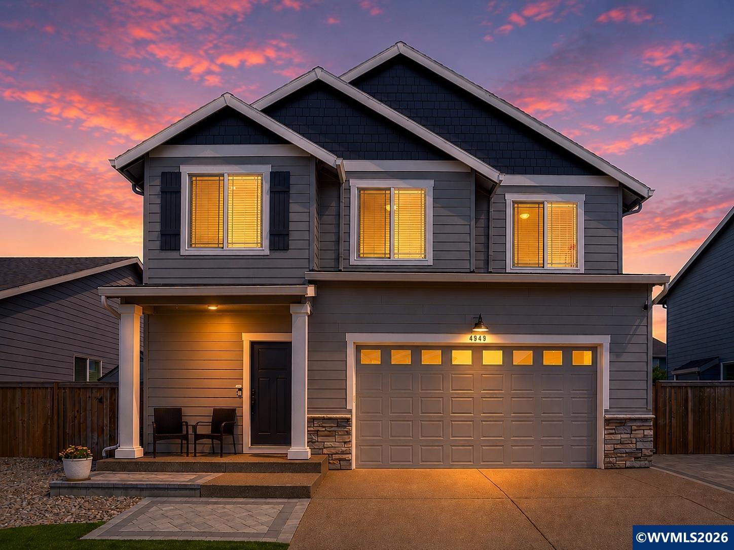 4949 Gemini Av NE