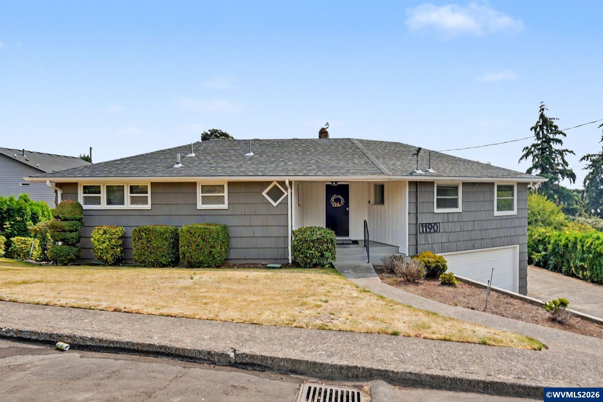 1190 Belaire Dr