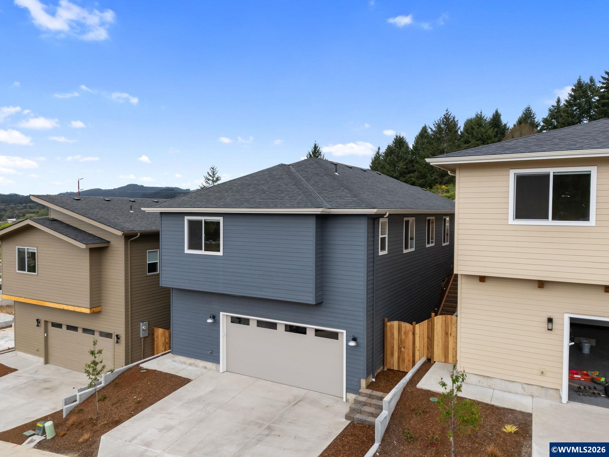 2044 NW Victory Av