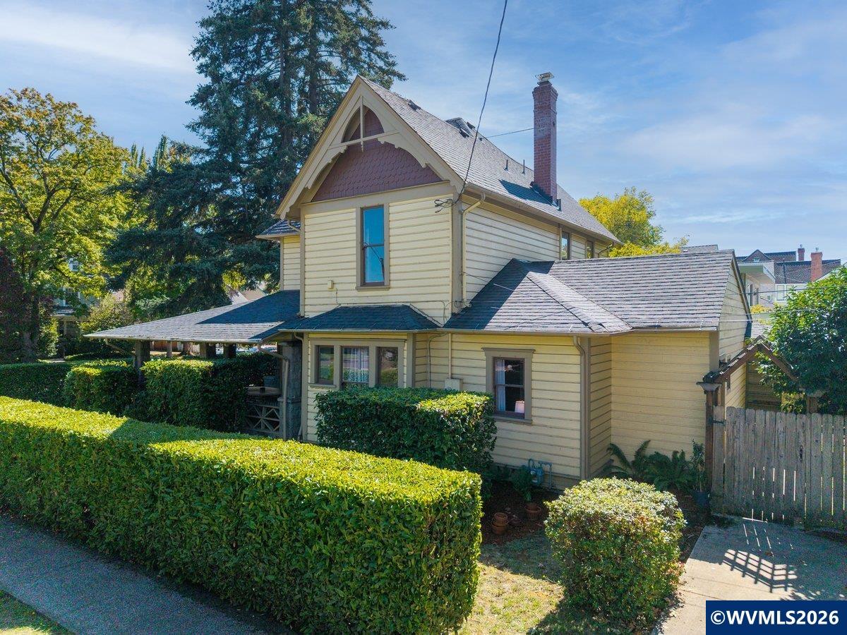 244 NW 8th St